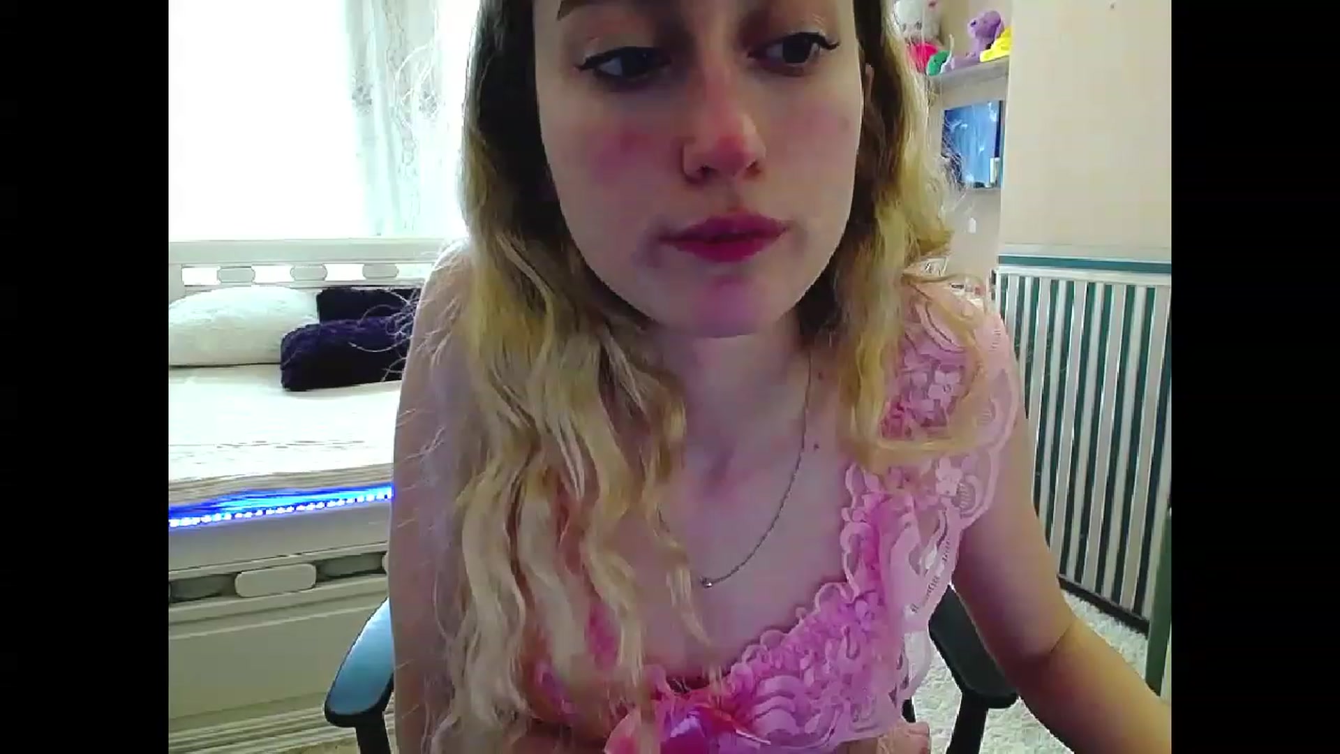 Gallery image thumbnail from LinaRum__'s myfreecams stream on, 04/08/2023, 09:55 image 15 of 20