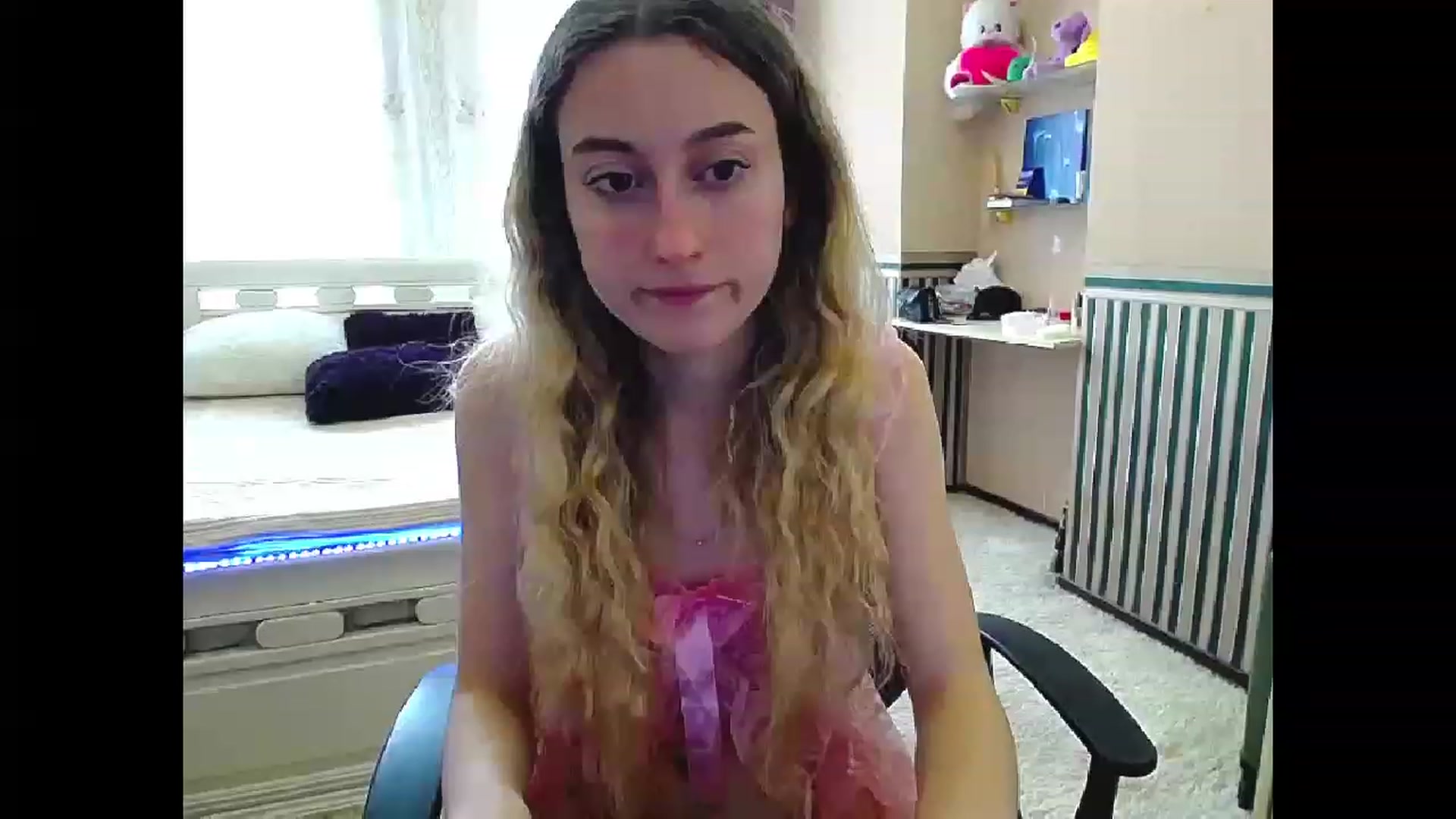 Gallery image thumbnail from LinaRum__'s myfreecams stream on, 04/08/2023, 09:55 image 8 of 20
