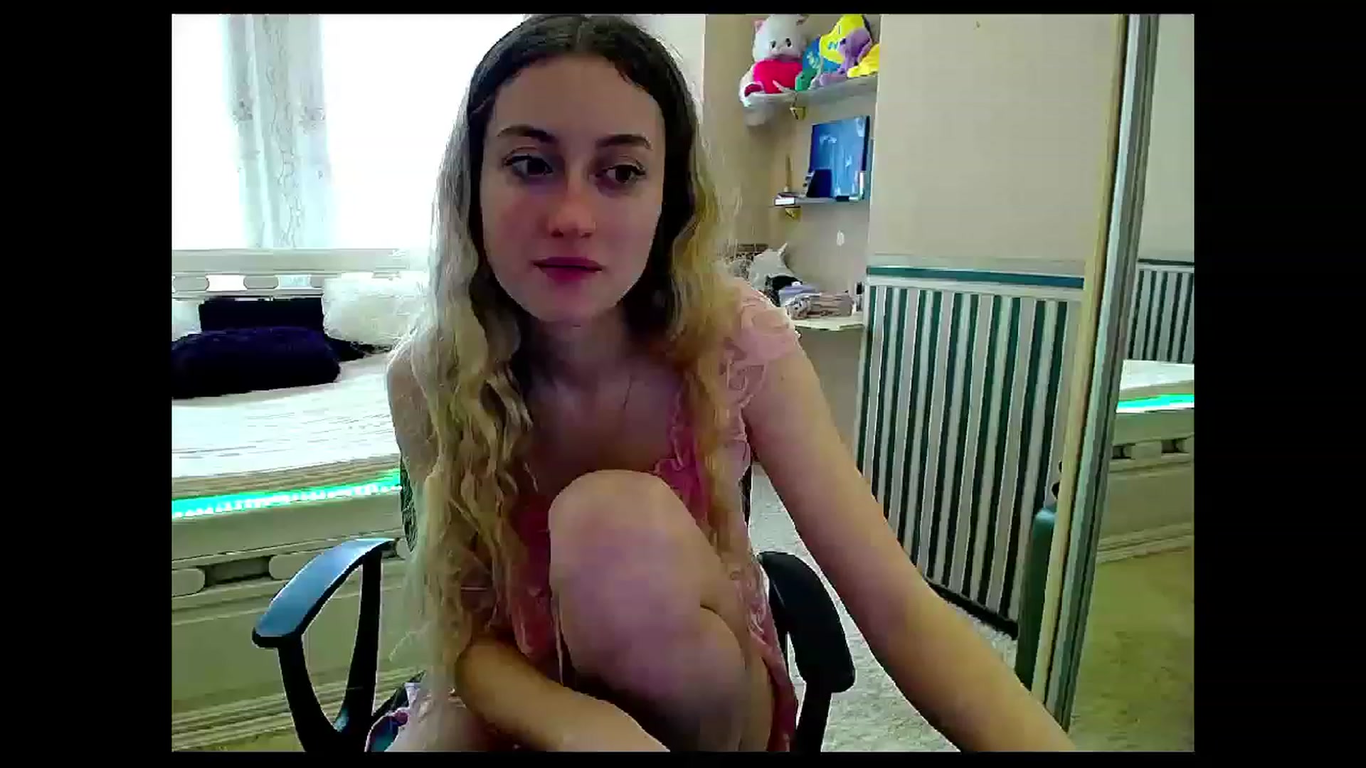 Gallery image thumbnail from LinaRum__'s myfreecams stream on, 04/09/2023, 08:03 image 12 of 20