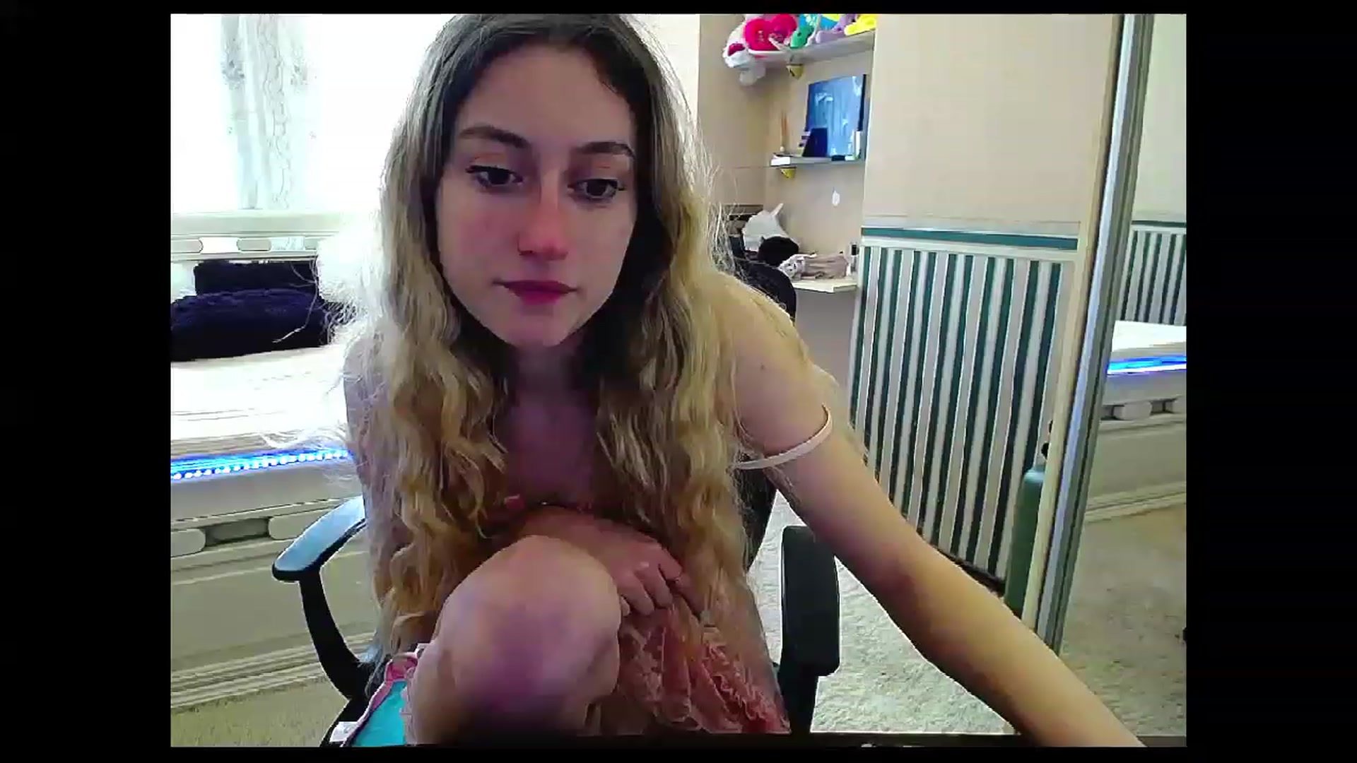 Gallery image thumbnail from LinaRum__'s myfreecams stream on, 04/09/2023, 10:10 image 14 of 20
