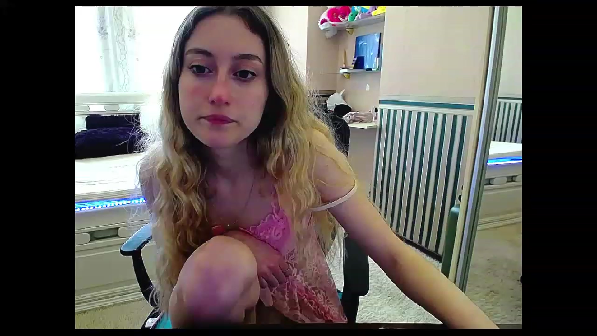 Gallery image thumbnail from LinaRum__'s myfreecams stream on, 04/09/2023, 10:10 image 15 of 20
