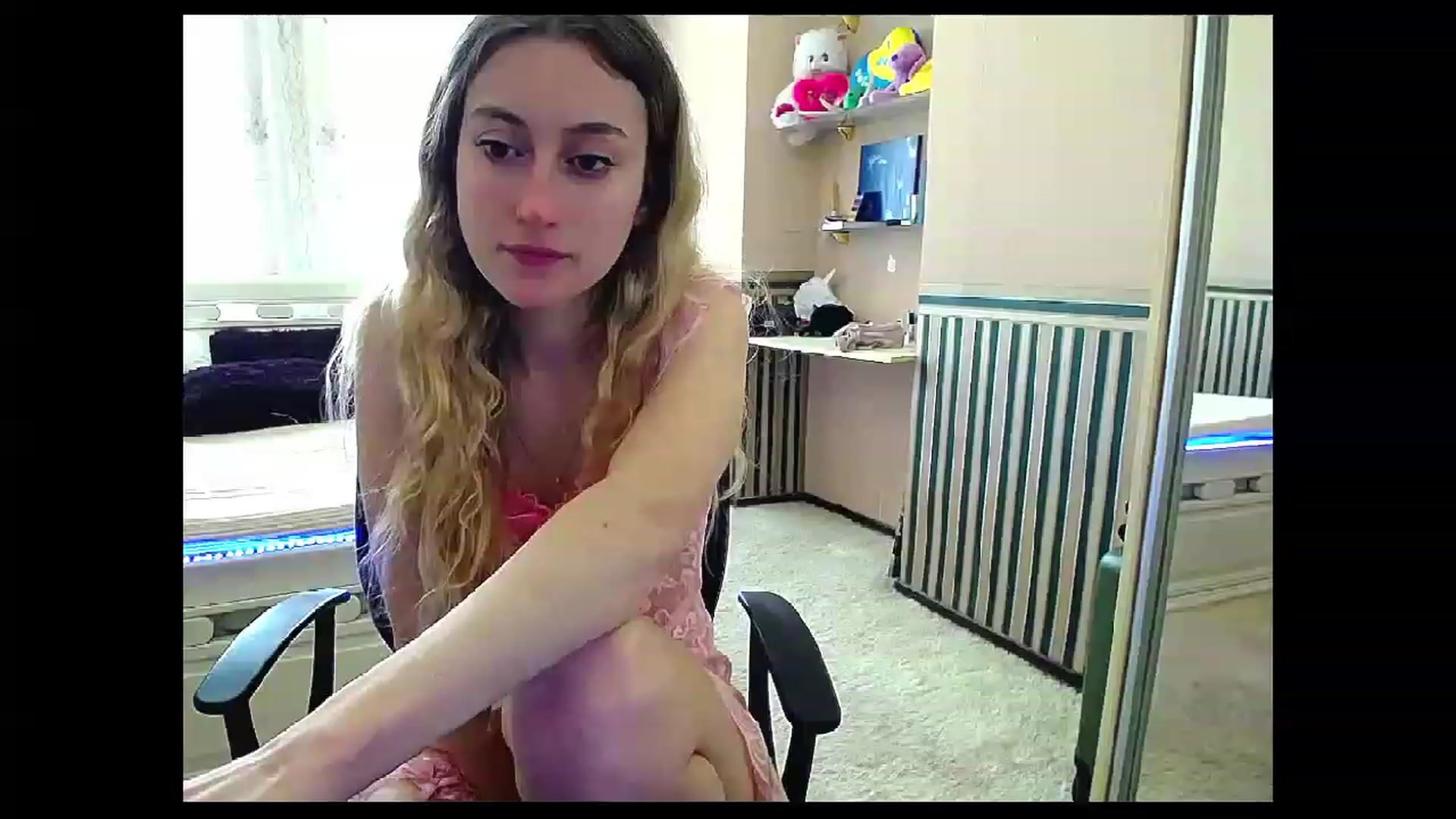 Gallery image thumbnail from LinaRum__'s myfreecams stream on, 04/09/2023, 11:15 image 18 of 20