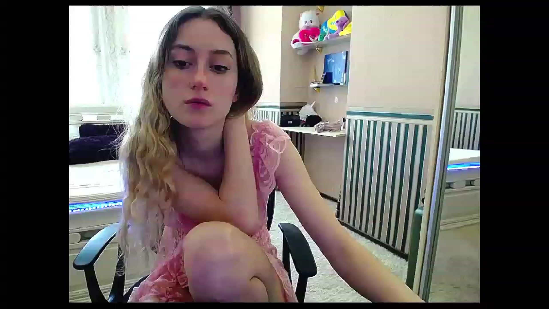 Gallery image thumbnail from LinaRum__'s myfreecams stream on, 04/09/2023, 11:15 image 20 of 20