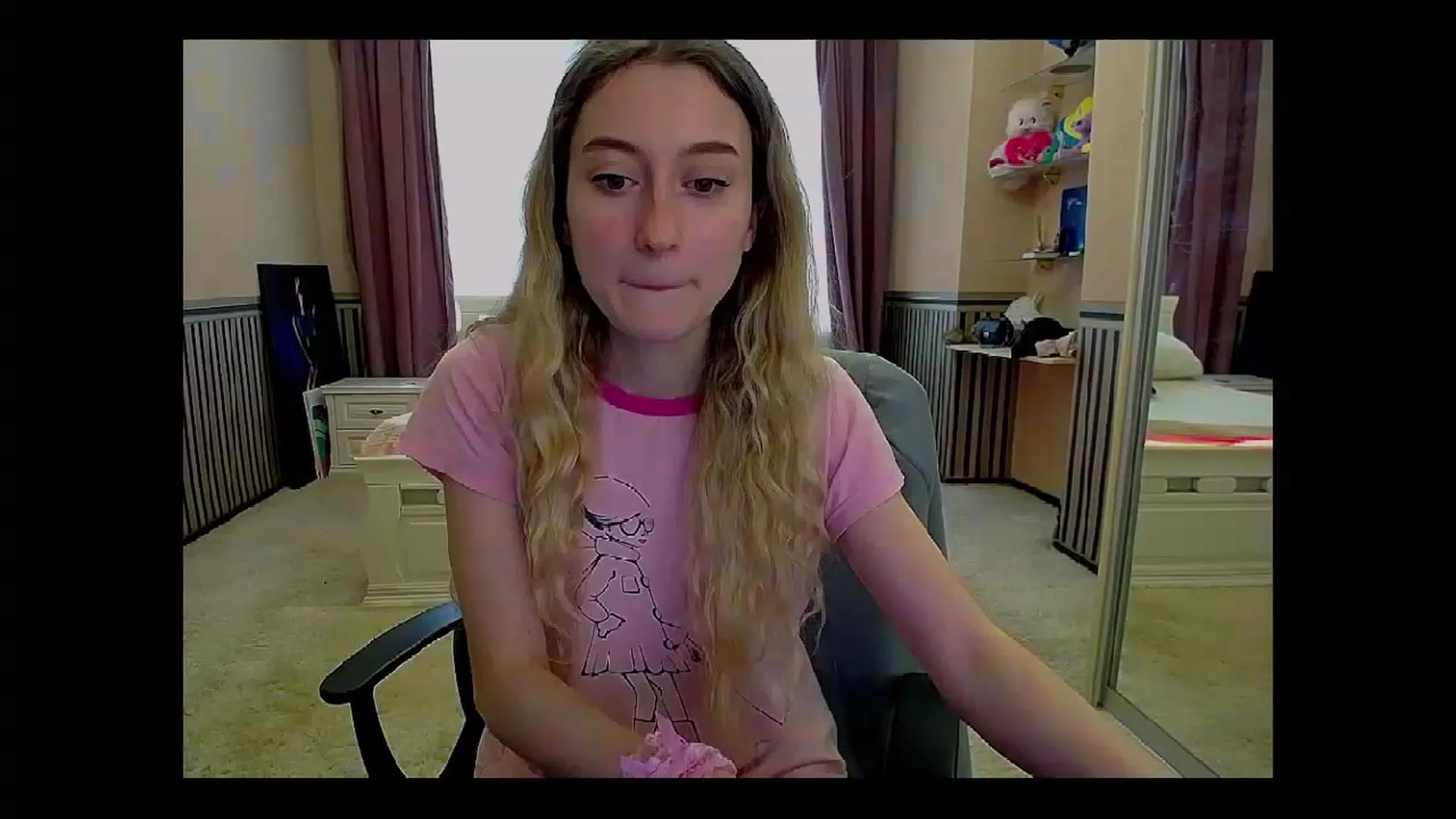 Gallery image thumbnail from LinaRum__'s myfreecams stream on, 04/14/2023, 08:38 image 10 of 20