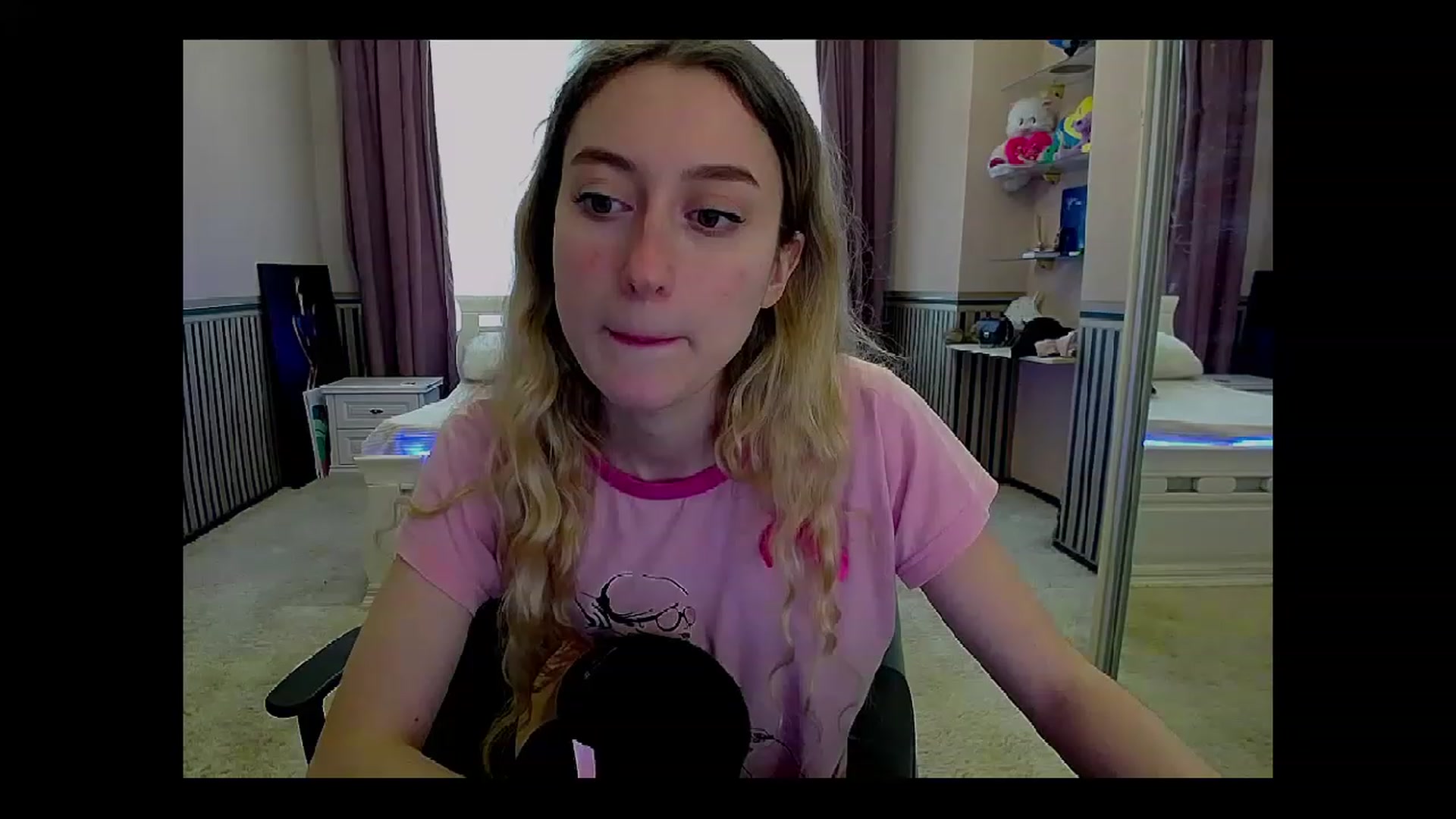 Gallery image thumbnail from LinaRum__'s myfreecams stream on, 04/14/2023, 08:38 image 17 of 20
