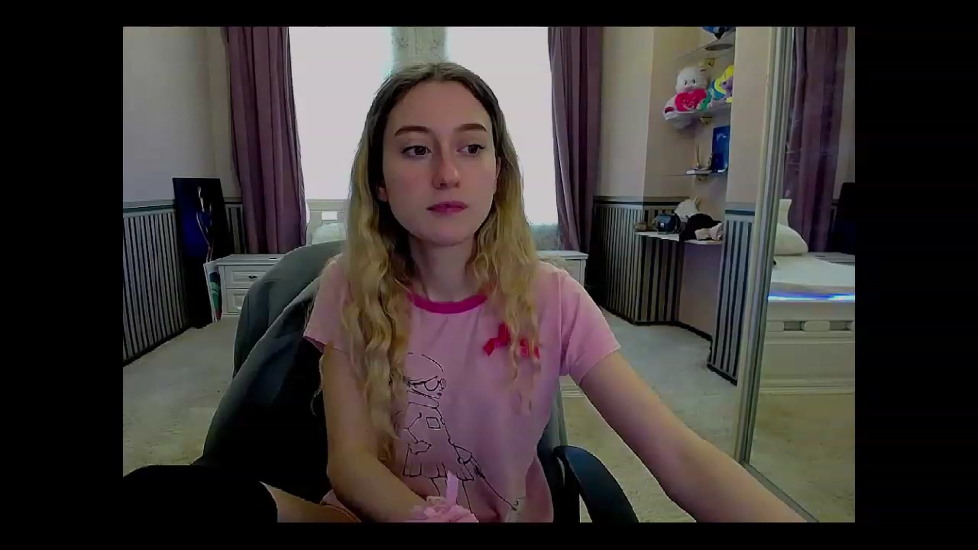 Gallery image thumbnail from LinaRum__'s myfreecams stream on, 04/14/2023, 08:38 image 18 of 20