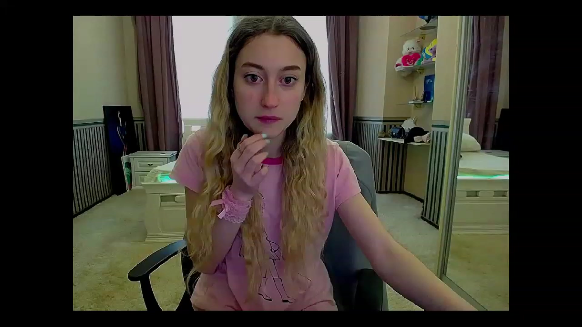 Gallery image thumbnail from LinaRum__'s myfreecams stream on, 04/14/2023, 08:38 image 2 of 20