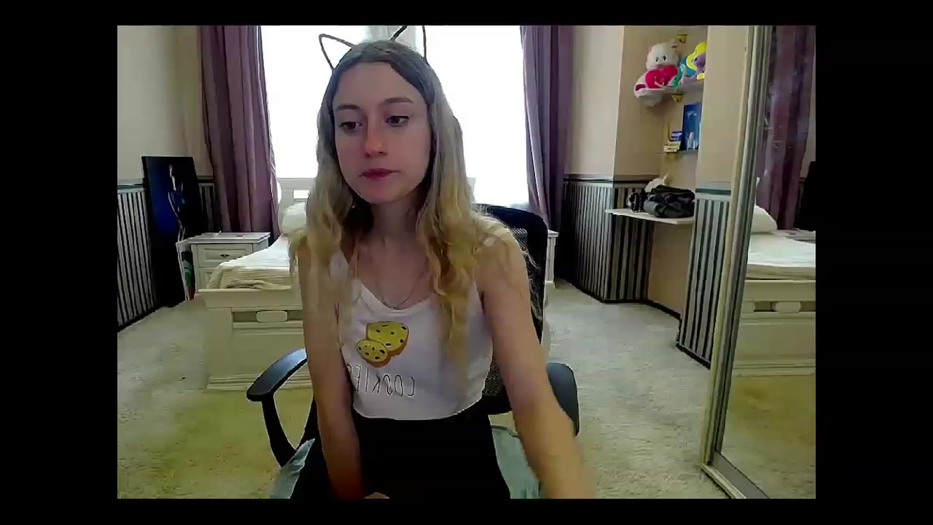 Gallery image thumbnail from LinaRum__'s myfreecams stream on, 04/20/2023, 07:21 image 15 of 20