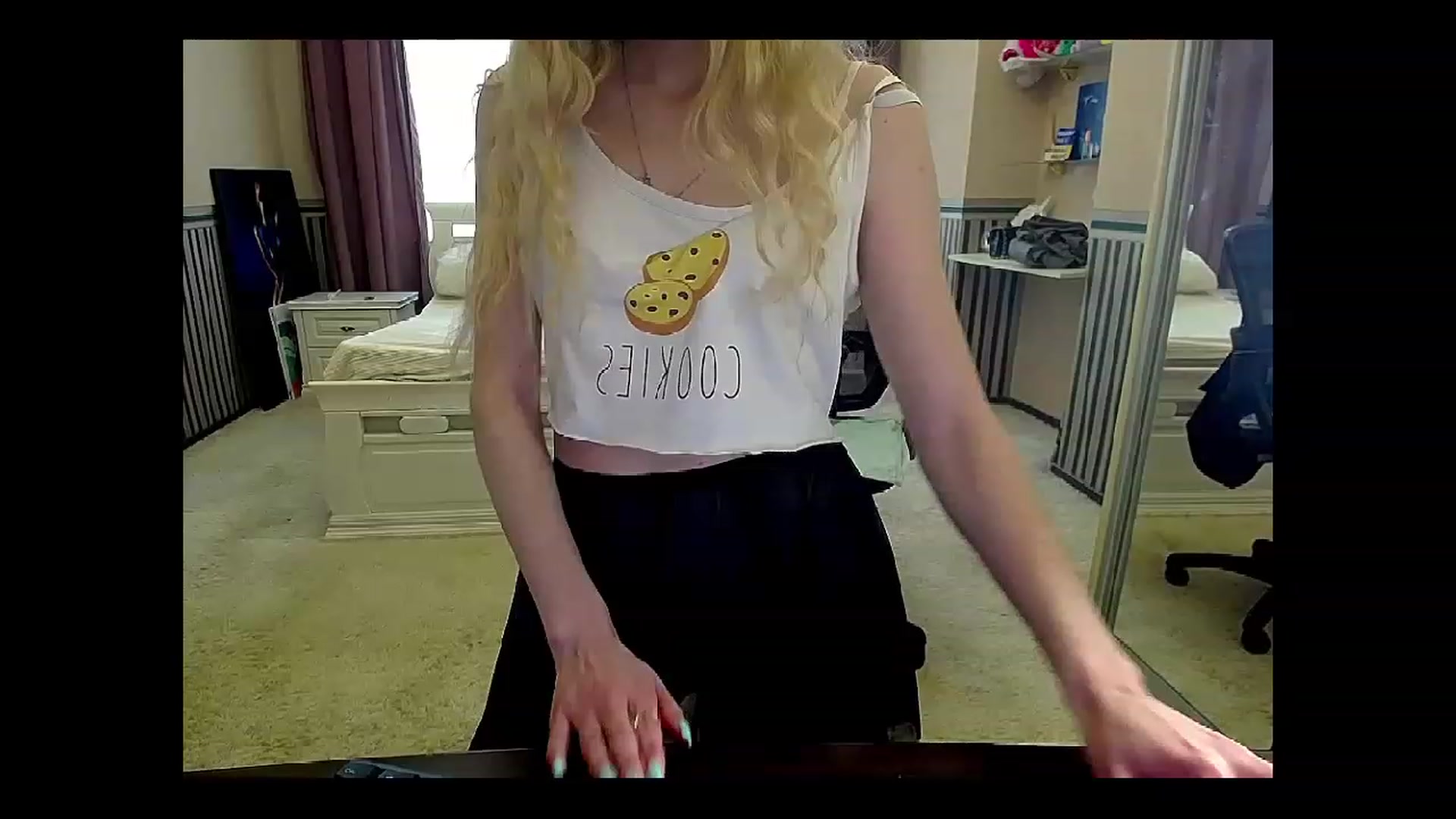 Gallery image thumbnail from LinaRum__'s myfreecams stream on, 04/20/2023, 09:15 image 4 of 20