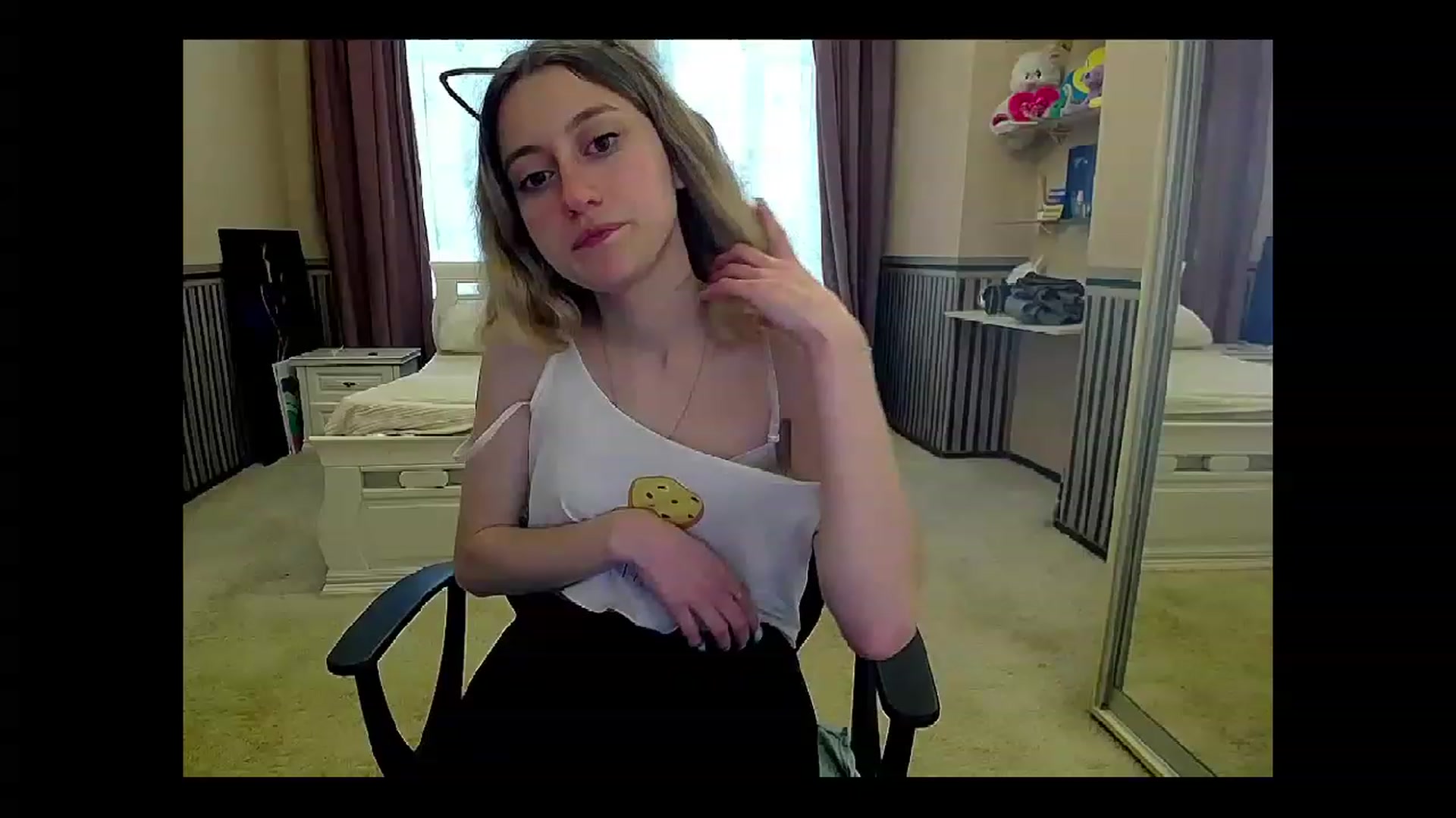 Gallery image thumbnail from LinaRum__'s myfreecams stream on, 04/20/2023, 10:59 image 7 of 20