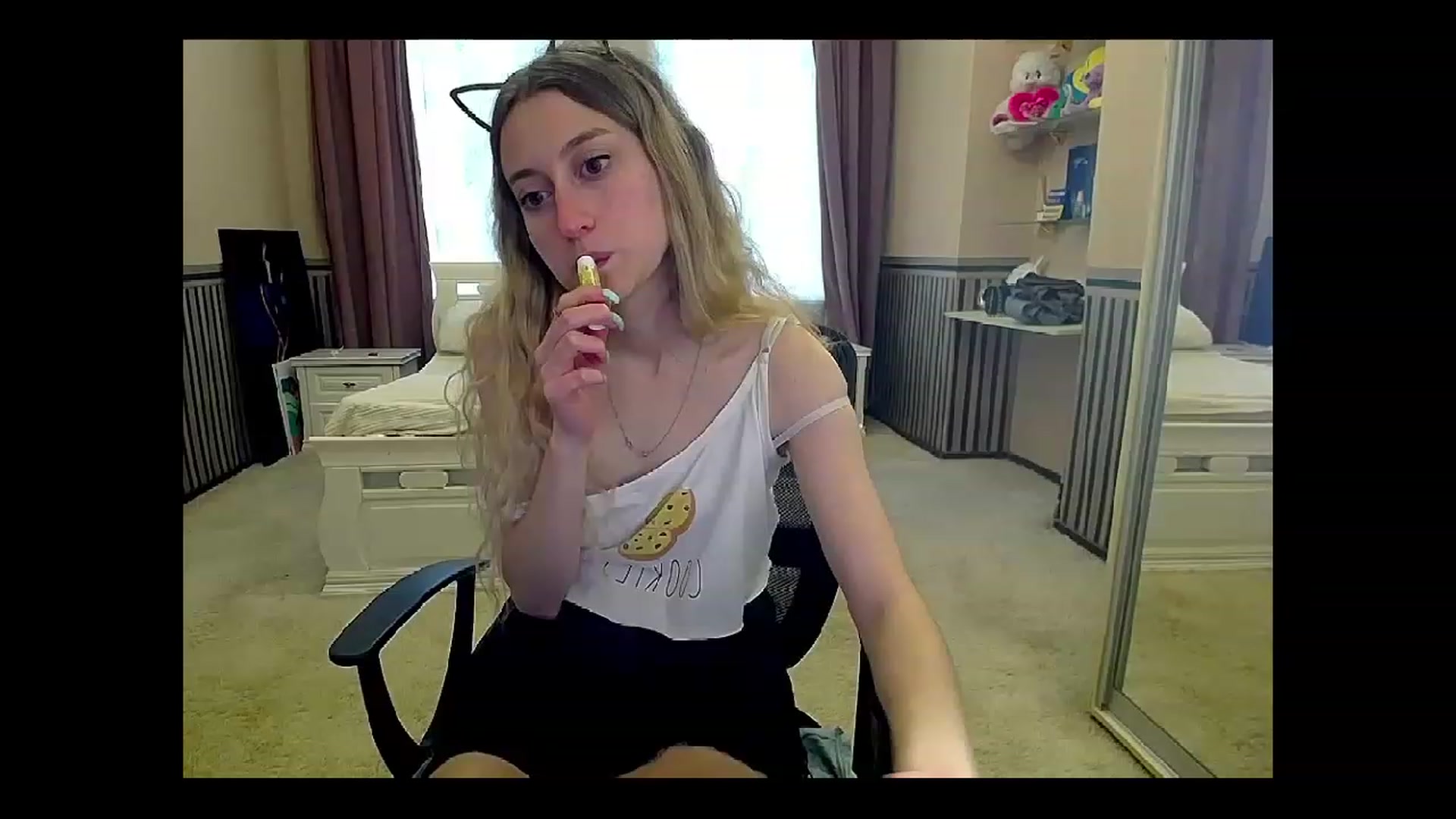 Gallery image thumbnail from LinaRum__'s myfreecams stream on, 04/20/2023, 10:59 image 9 of 20