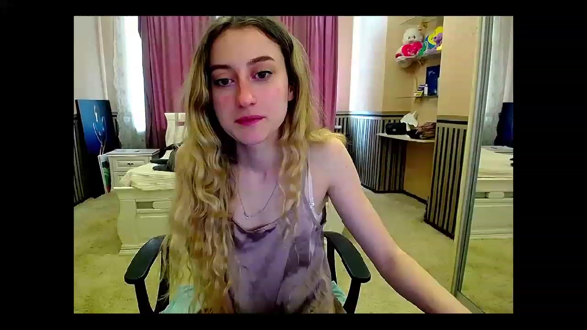 Gallery image thumbnail from LinaRum__'s myfreecams stream on, 04/28/2023, 08:35 image 19 of 20