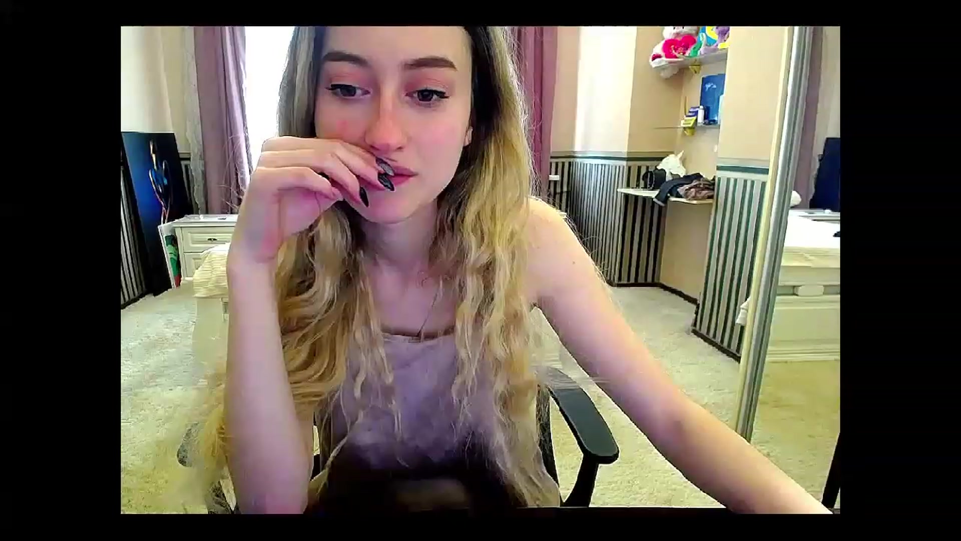Gallery image thumbnail from LinaRum__'s myfreecams stream on, 04/30/2023, 08:32 image 9 of 20