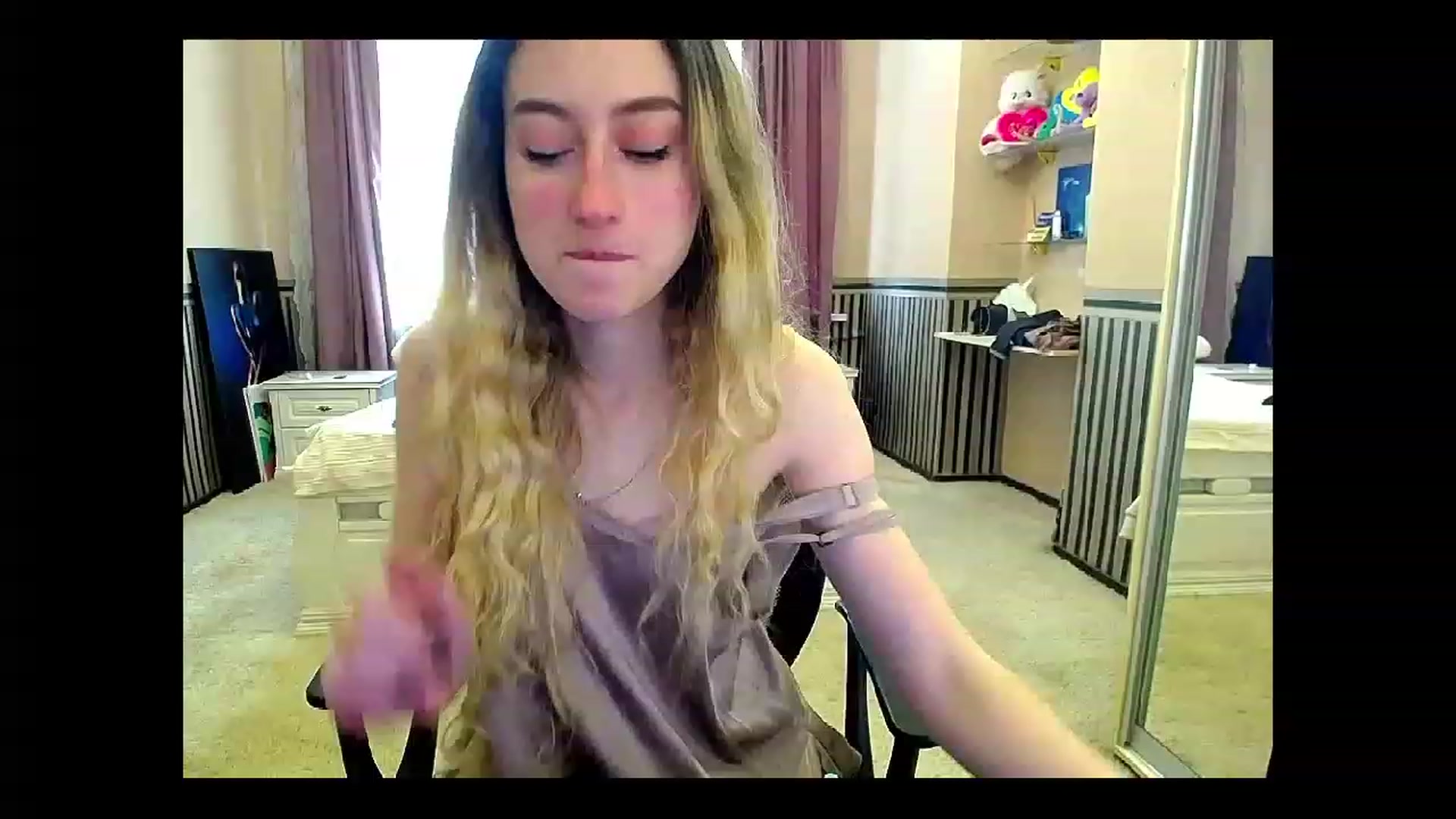 Gallery image thumbnail from LinaRum__'s myfreecams stream on, 04/30/2023, 11:01 image 9 of 20