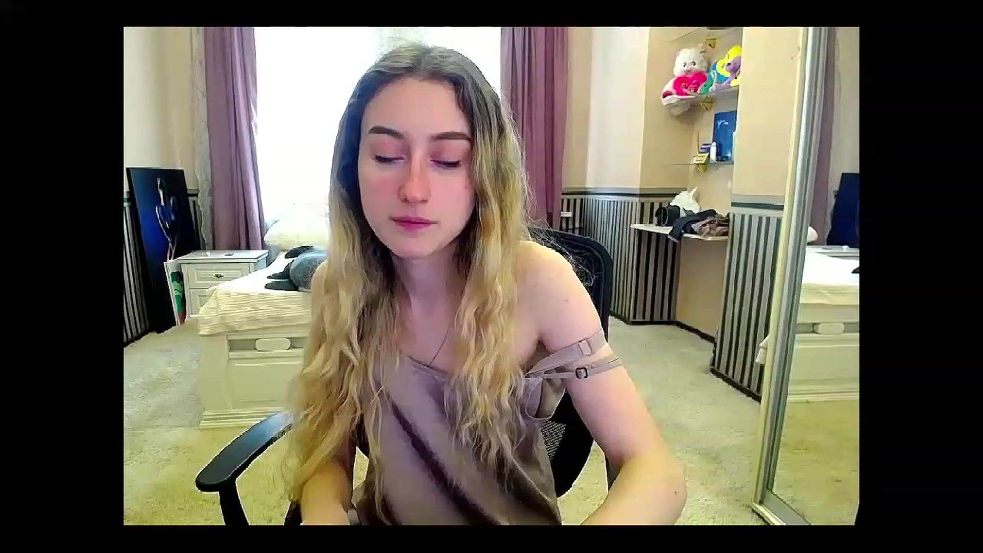 Gallery image thumbnail from LinaRum__'s myfreecams stream on, 04/30/2023, 11:01 image 7 of 20