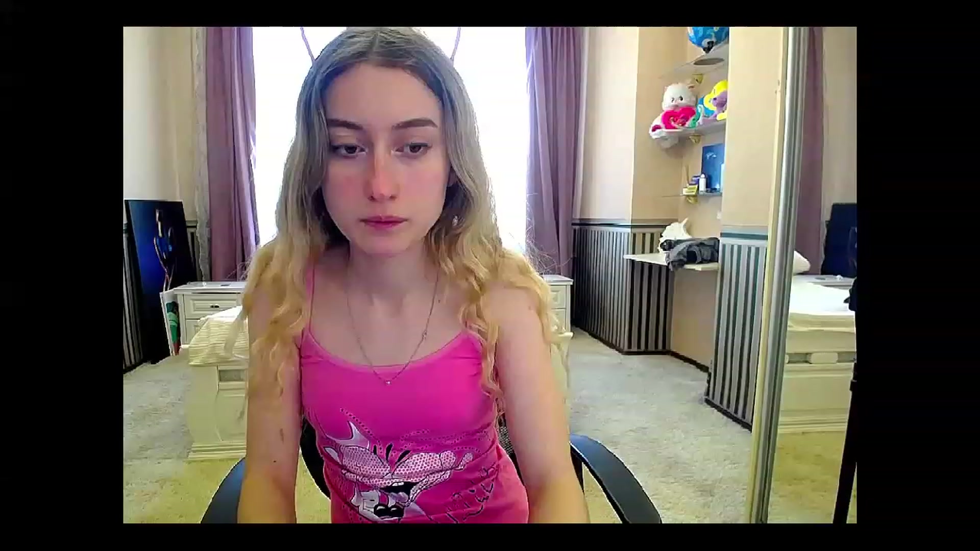 Gallery image thumbnail from LinaRum__'s myfreecams stream on, 05/02/2023, 08:16 image 4 of 20