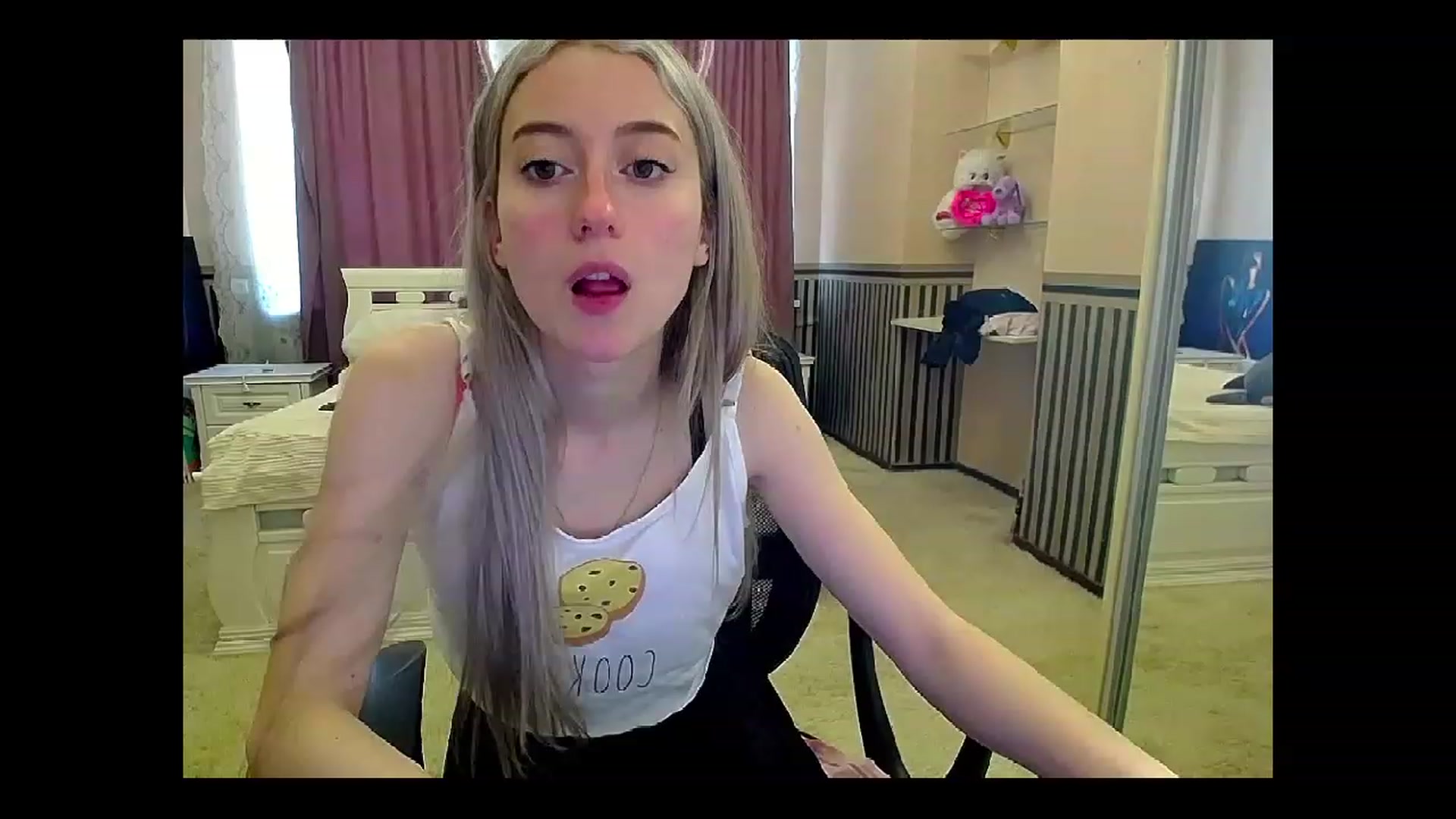 Gallery image thumbnail from LinaRum__'s myfreecams stream on, 05/05/2023, 08:17 image 1 of 20