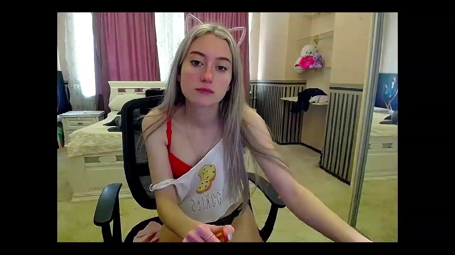 Gallery image thumbnail from LinaRum__'s myfreecams stream on, 05/05/2023, 11:09 image 12 of 20