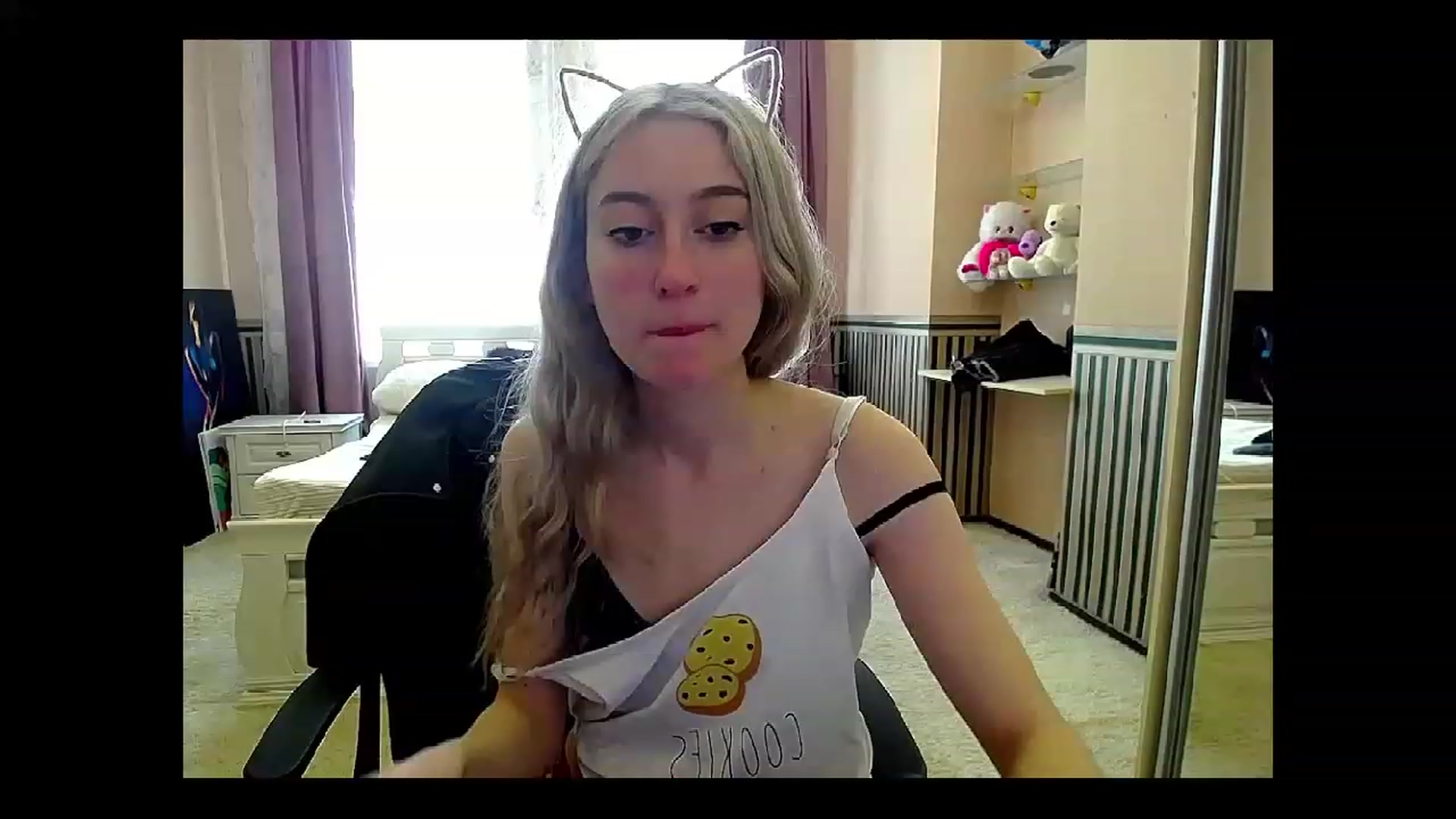 Gallery image thumbnail from LinaRum__'s myfreecams stream on, 05/13/2023, 09:18 image 16 of 20