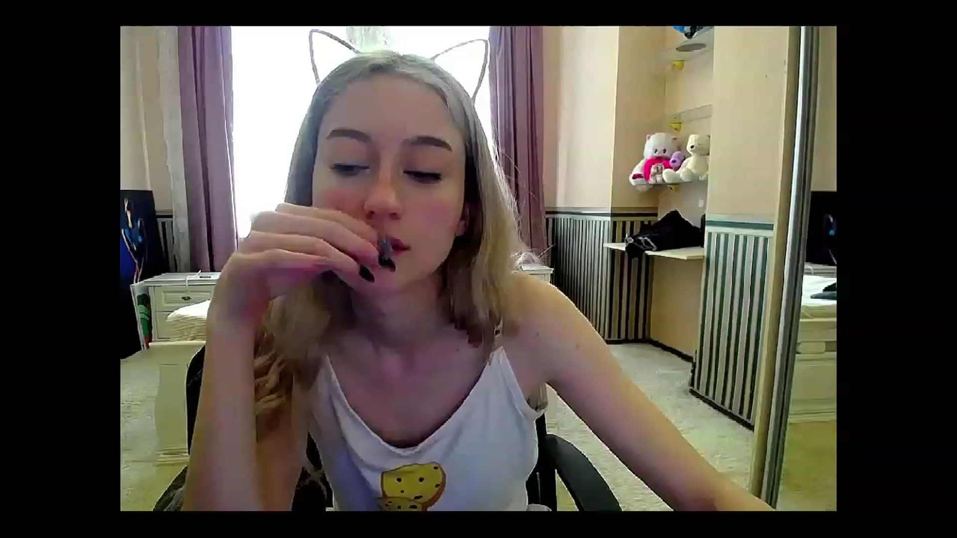 Gallery image thumbnail from LinaRum__'s myfreecams stream on, 05/13/2023, 09:18 image 2 of 20