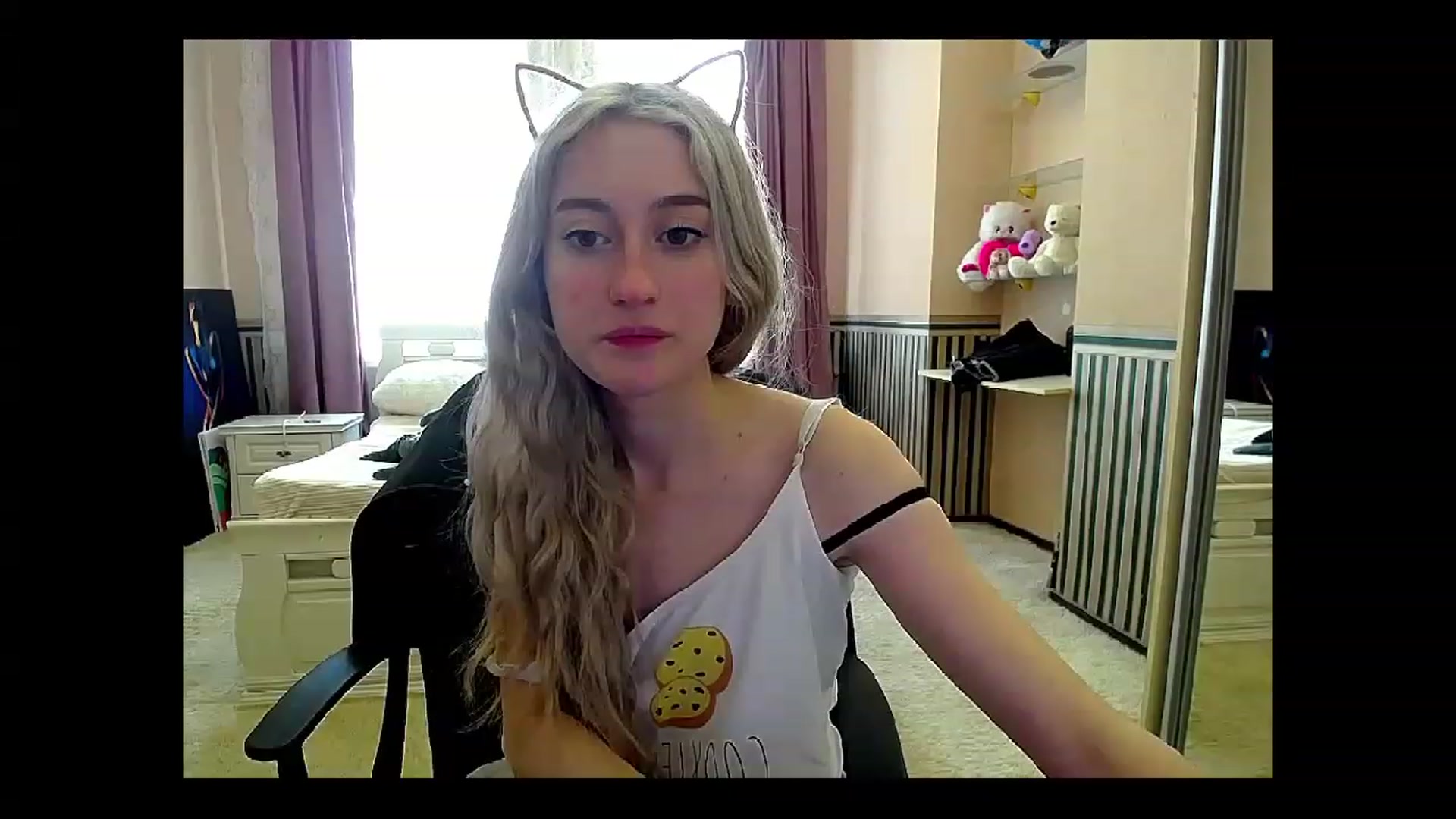 Gallery image thumbnail from LinaRum__'s myfreecams stream on, 05/13/2023, 09:18 image 14 of 20