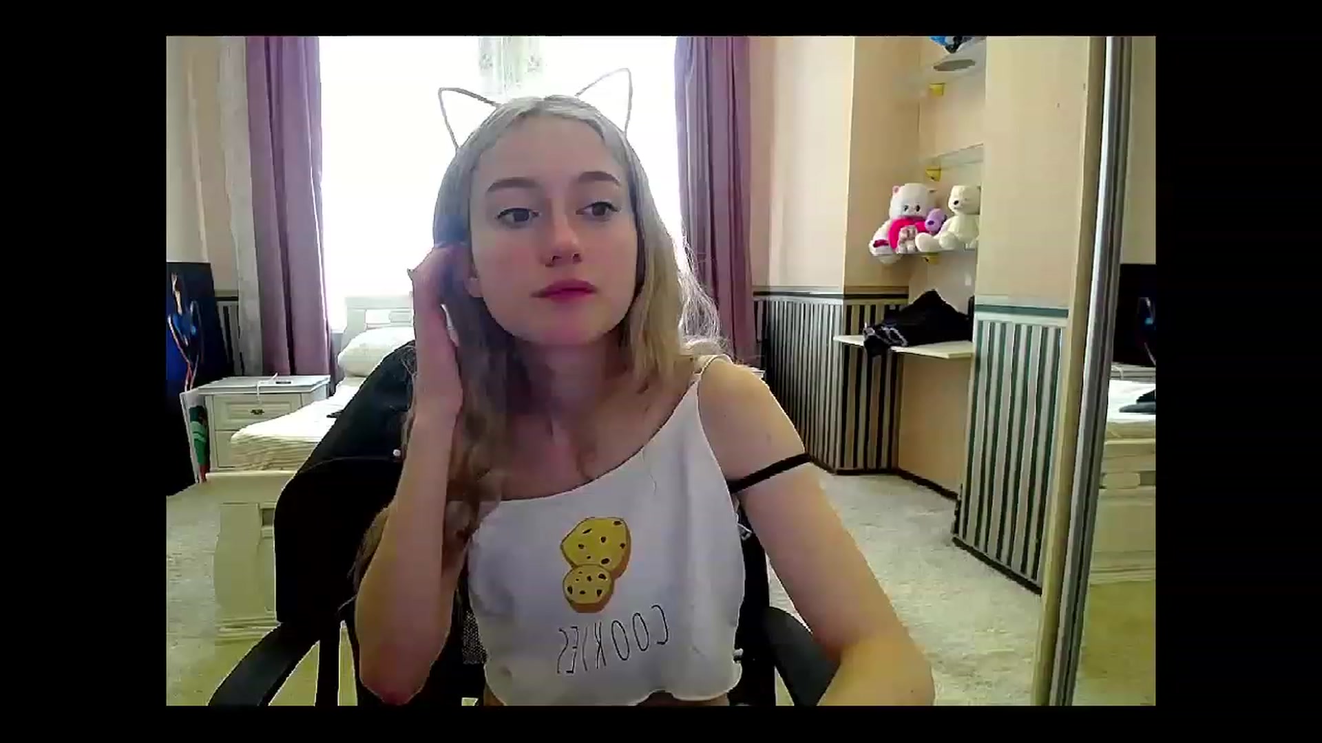 Gallery image thumbnail from LinaRum__'s myfreecams stream on, 05/13/2023, 09:18 image 8 of 20