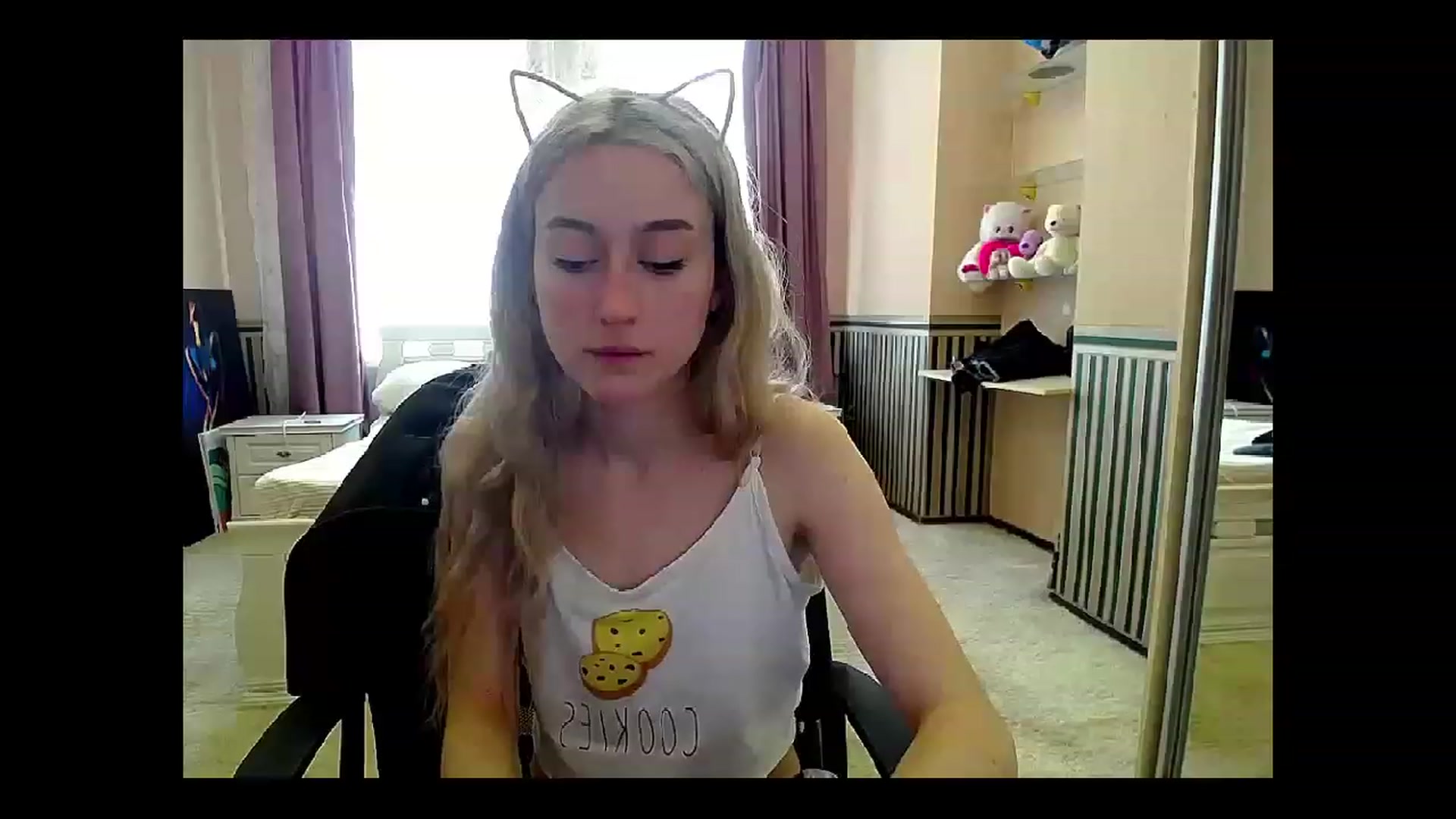 Gallery image thumbnail from LinaRum__'s myfreecams stream on, 05/13/2023, 09:18 image 4 of 20