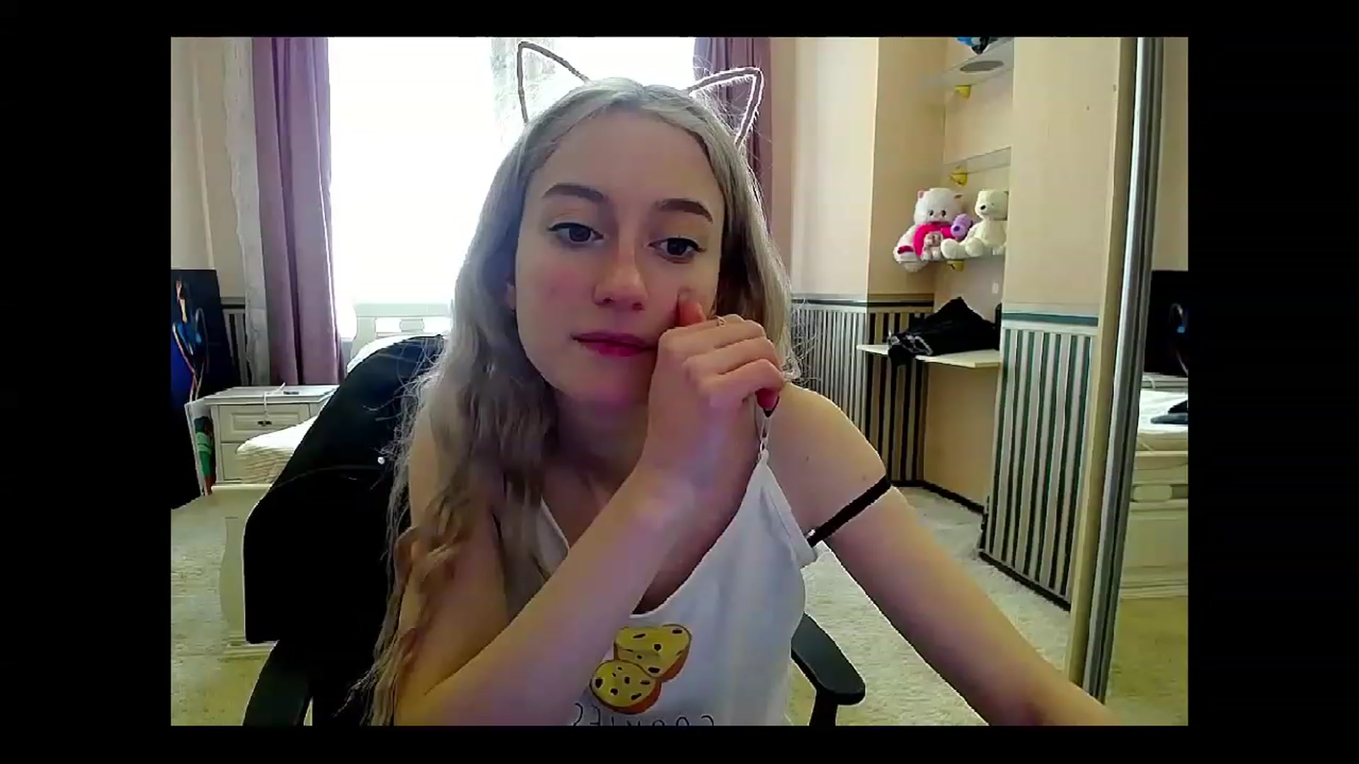 Gallery image thumbnail from LinaRum__'s myfreecams stream on, 05/13/2023, 09:18 image 18 of 20
