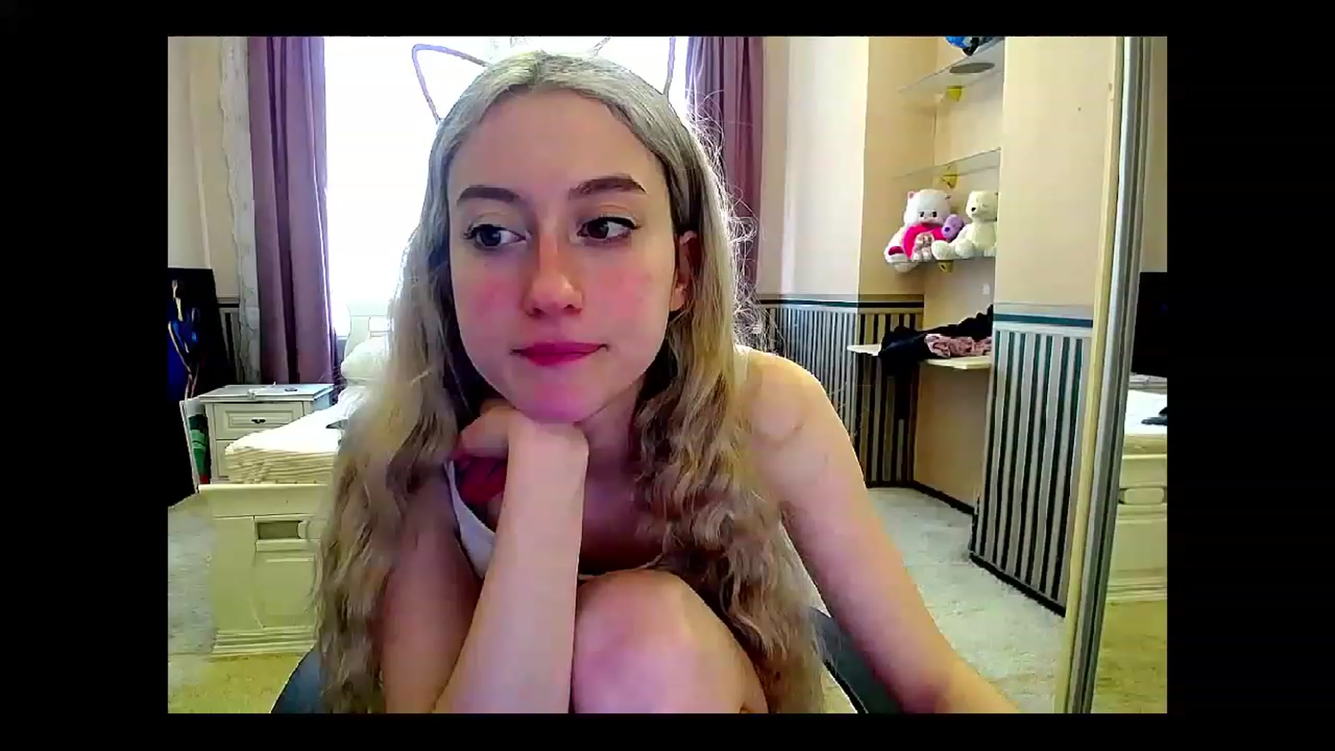 Gallery image thumbnail from LinaRum__'s myfreecams stream on, 05/17/2023, 08:57 image 1 of 20