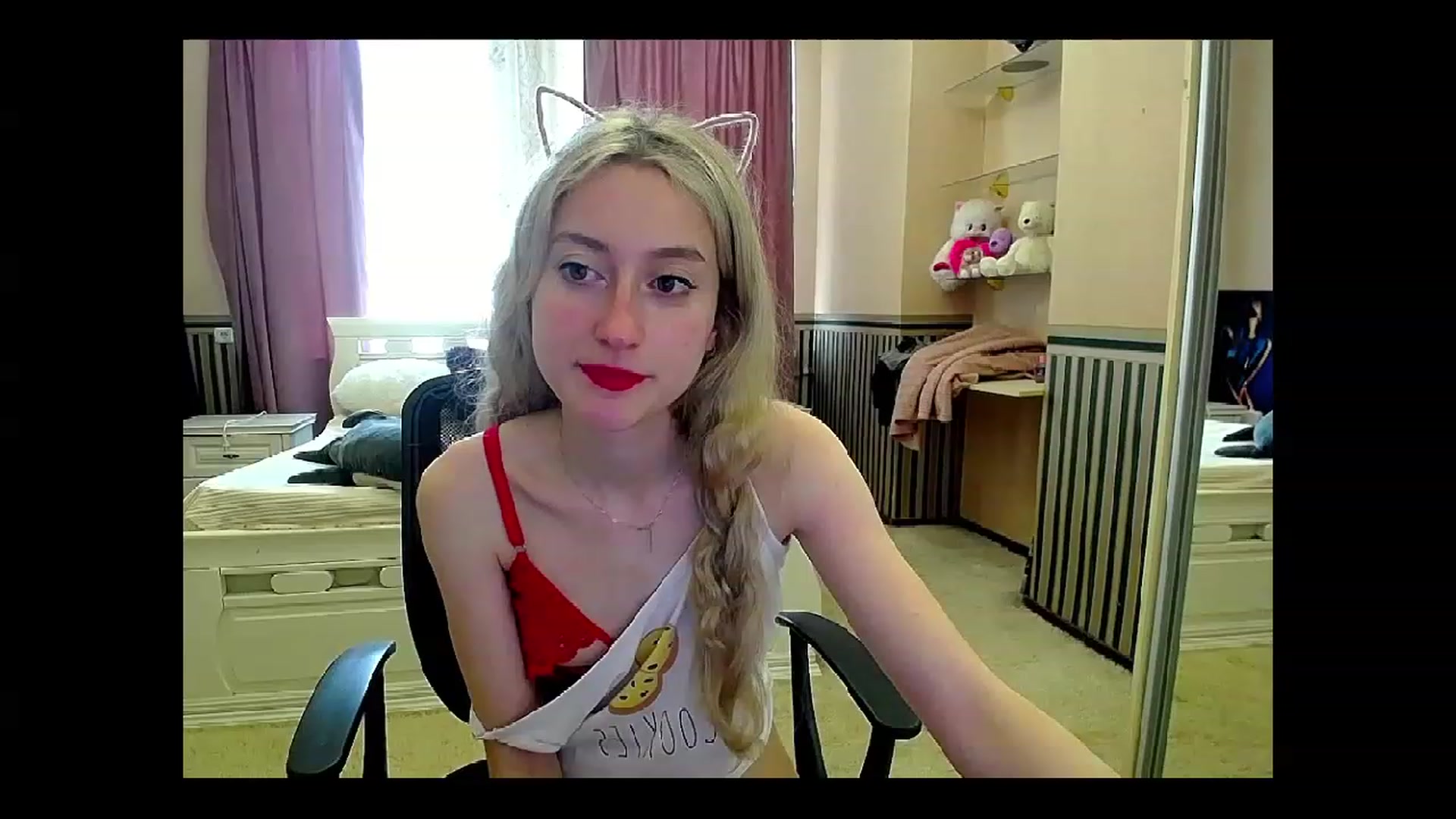 Gallery image thumbnail from LinaRum__'s myfreecams stream on, 05/24/2023, 09:27 image 12 of 20