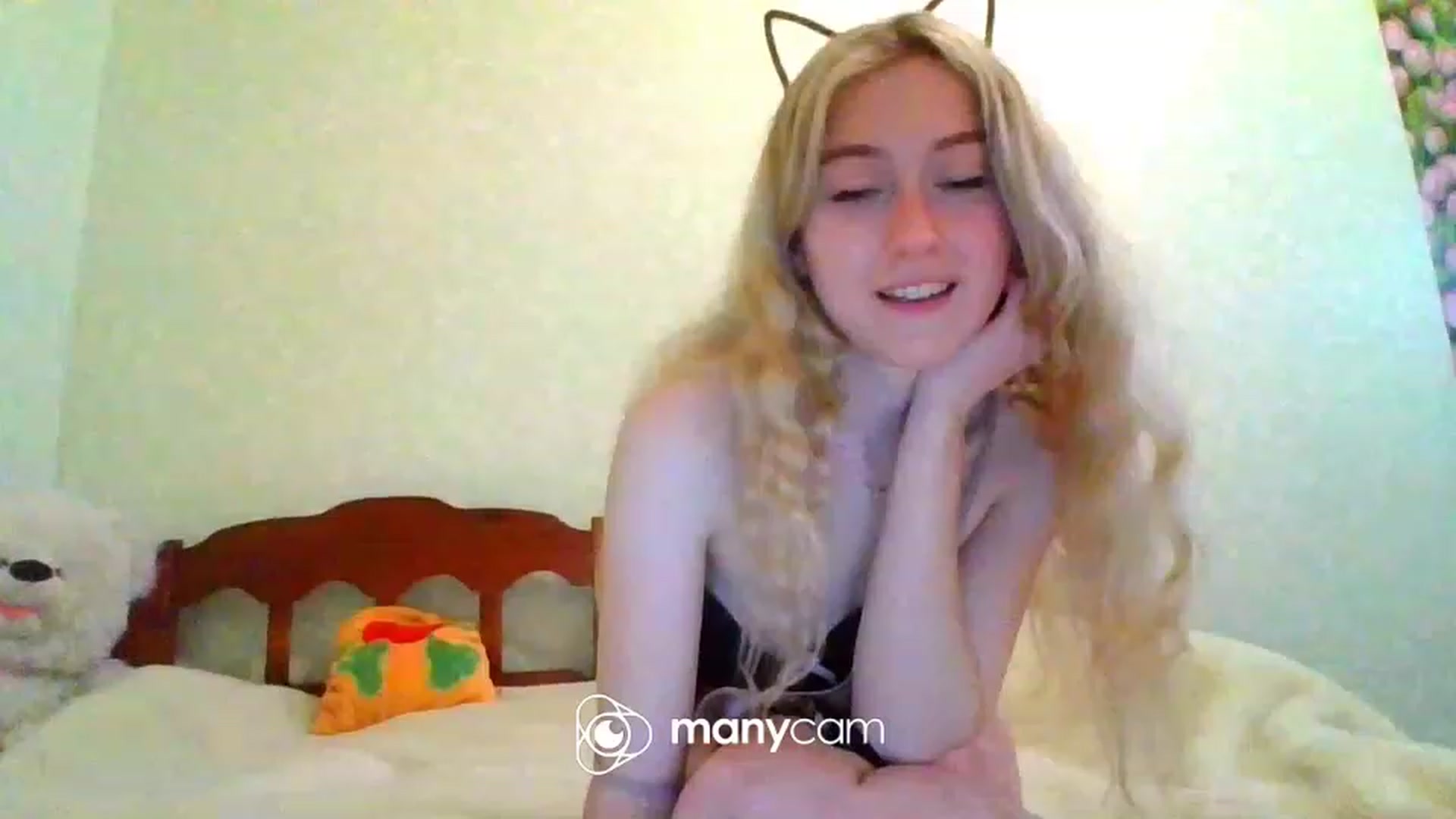Gallery image thumbnail from LinaRum__'s myfreecams stream on, 06/06/2023, 11:28 image 4 of 20