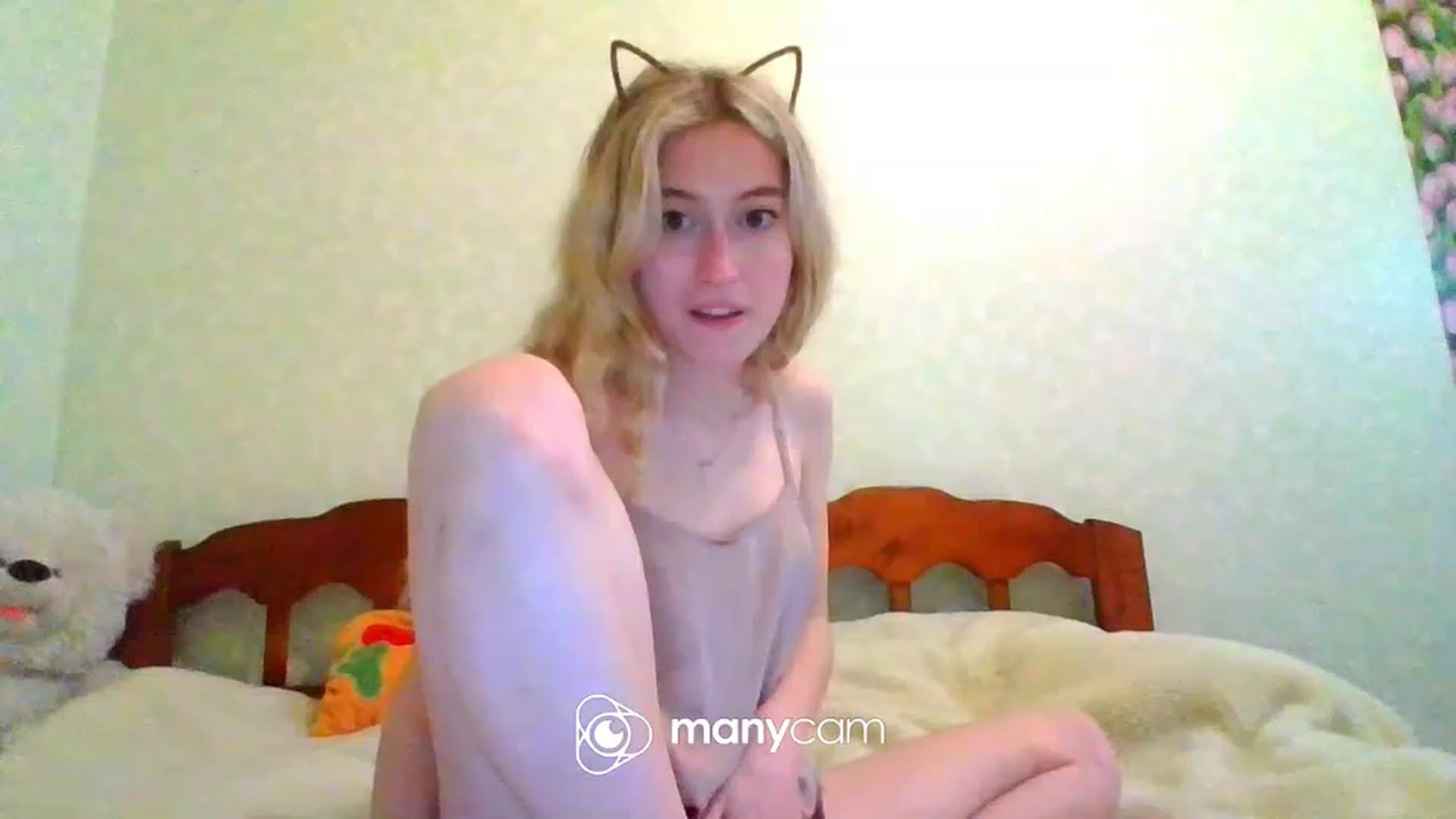 Gallery image thumbnail from LinaRum__'s myfreecams stream on, 06/06/2023, 11:28 image 8 of 20
