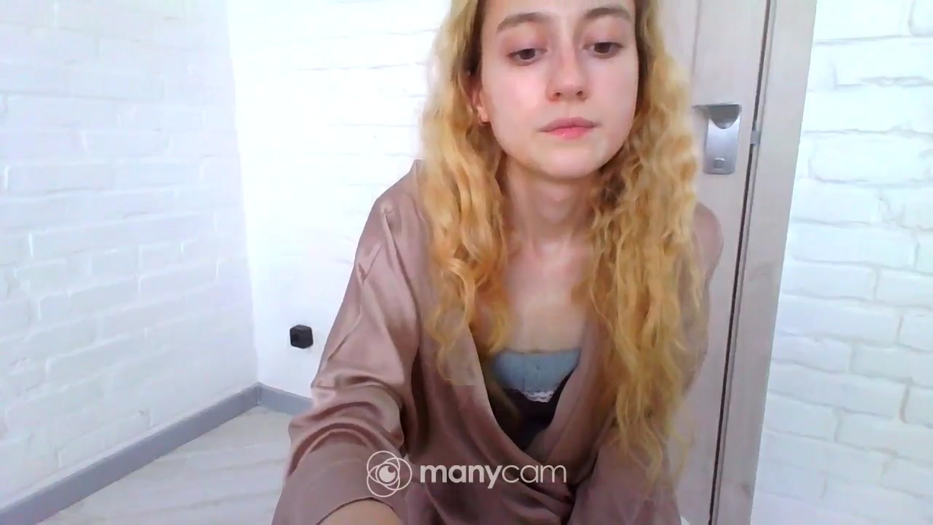 Gallery image thumbnail from LinaRum__'s myfreecams stream on, 07/14/2024, 11:26 image 19 of 20