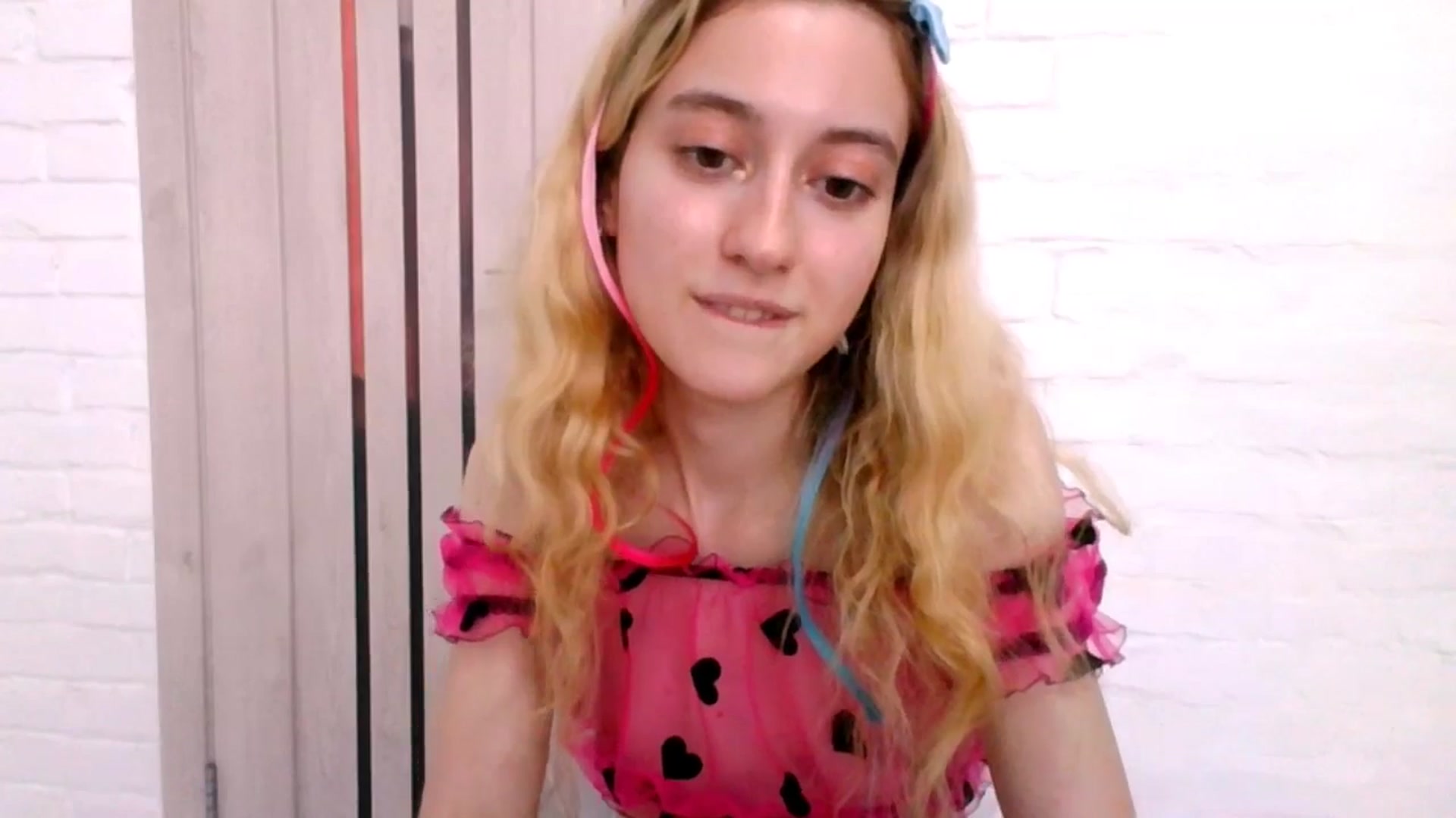 Gallery image thumbnail from LinaRum__'s myfreecams stream on, 07/30/2024, 11:14 image 20 of 20