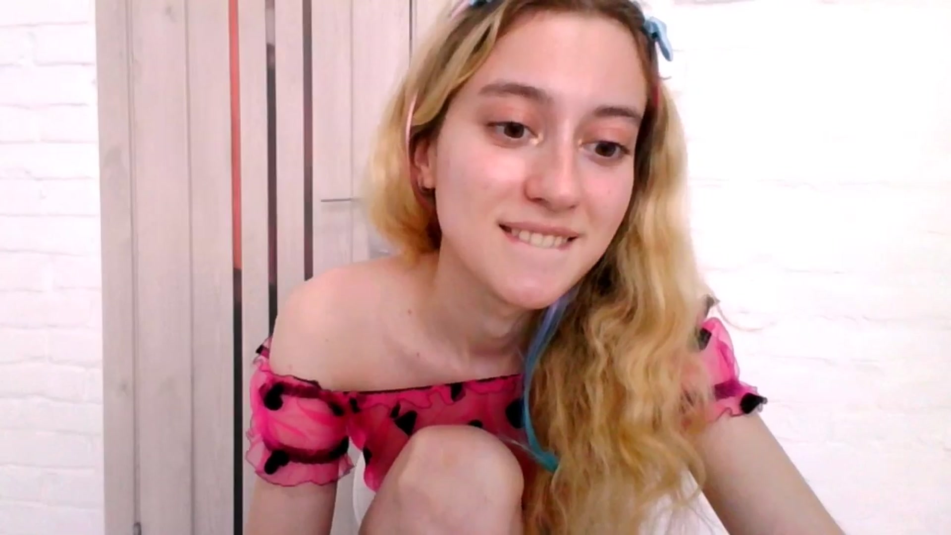 Gallery image thumbnail from LinaRum__'s myfreecams stream on, 07/30/2024, 11:14 image 4 of 20