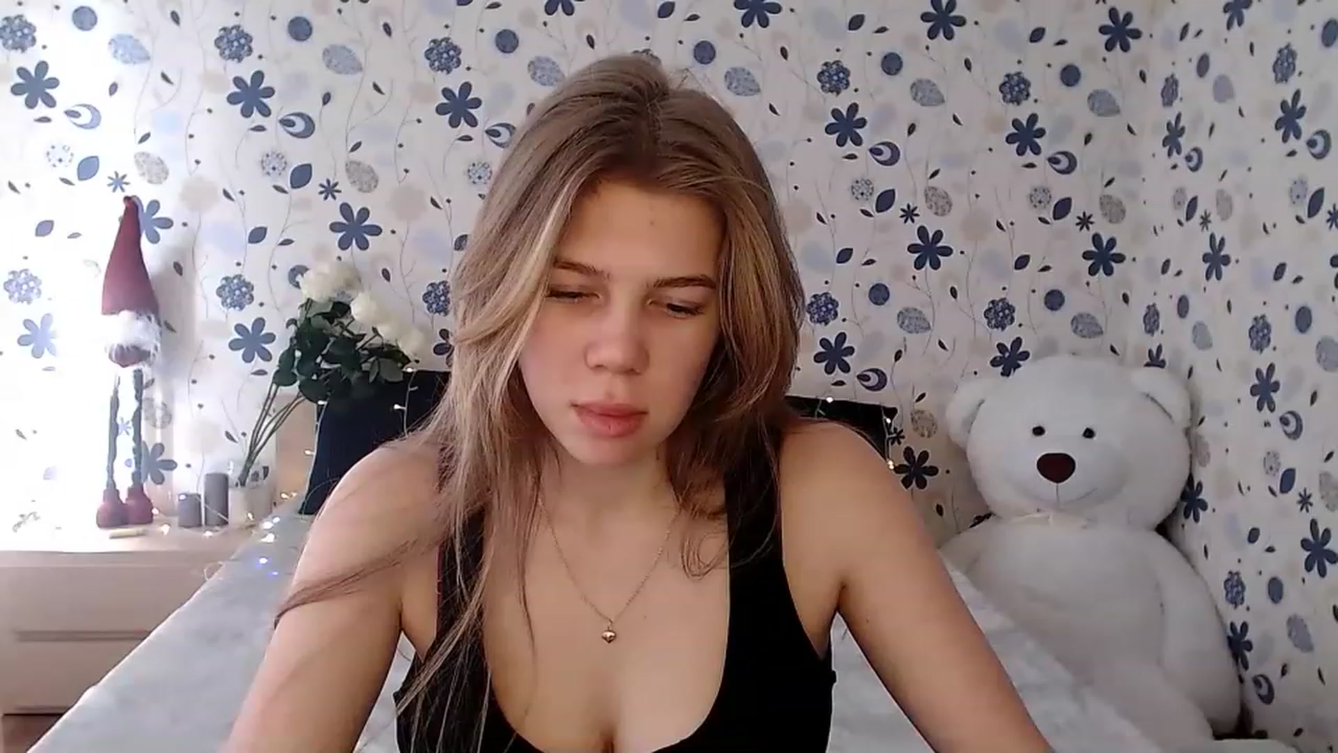 Gallery image thumbnail from Lina_69's myfreecams stream on, 02/12/2023, 11:05 image 10 of 20