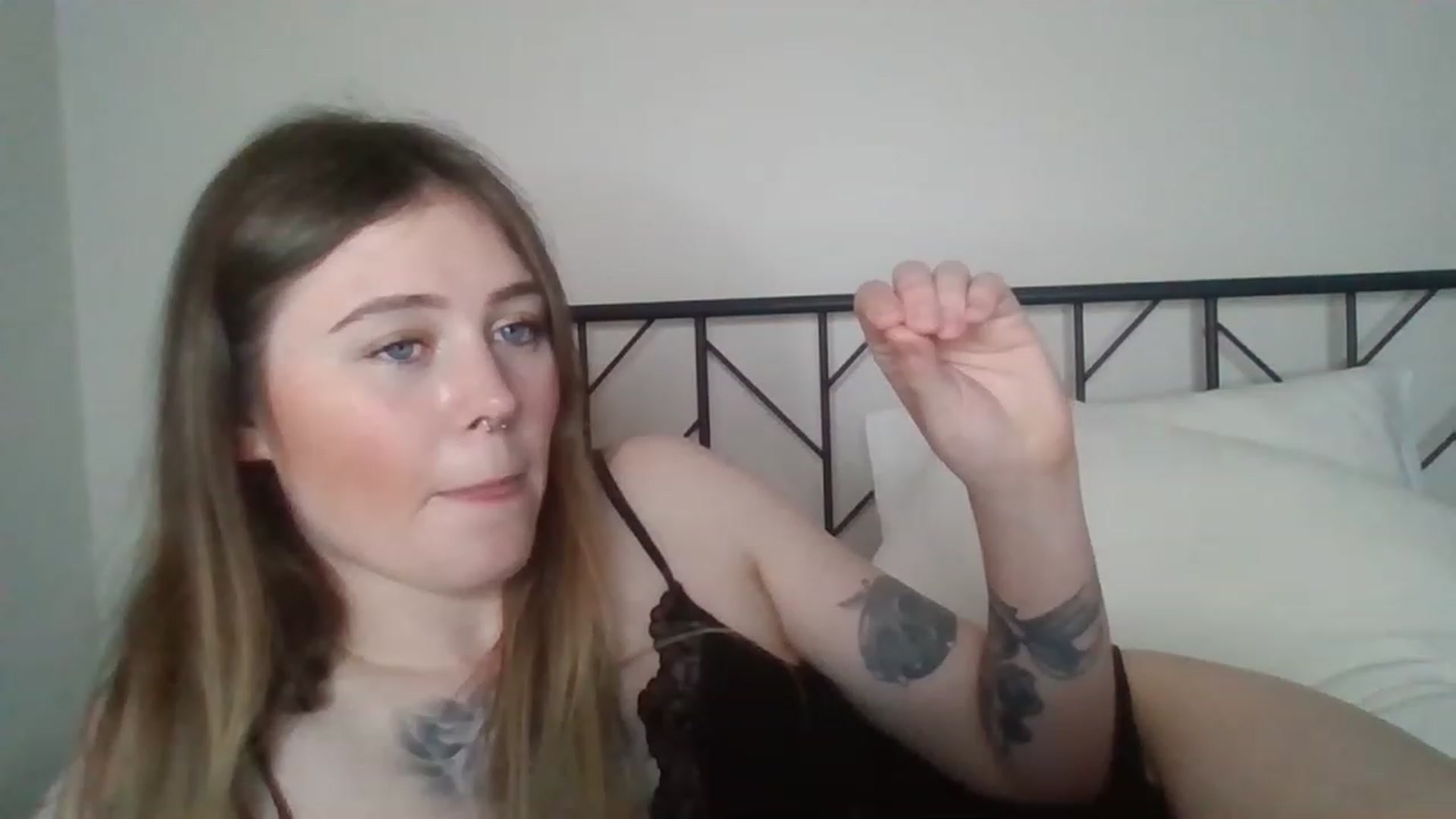 Gallery image thumbnail from Lina_Acacia's myfreecams stream on, 02/06/2023, 12:51 image 19 of 20
