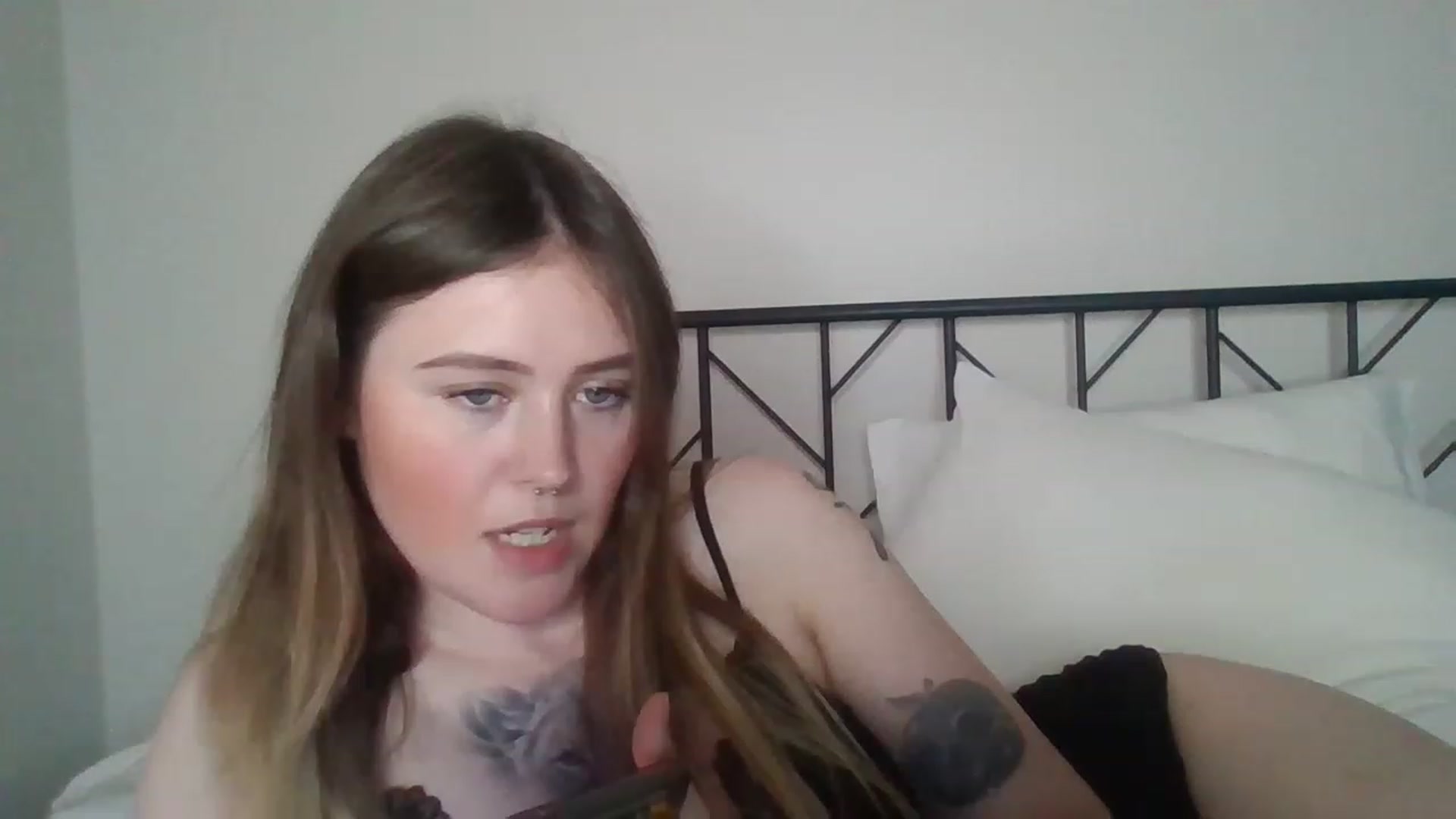 Gallery image thumbnail from Lina_Acacia's myfreecams stream on, 02/06/2023, 12:51 image 17 of 20