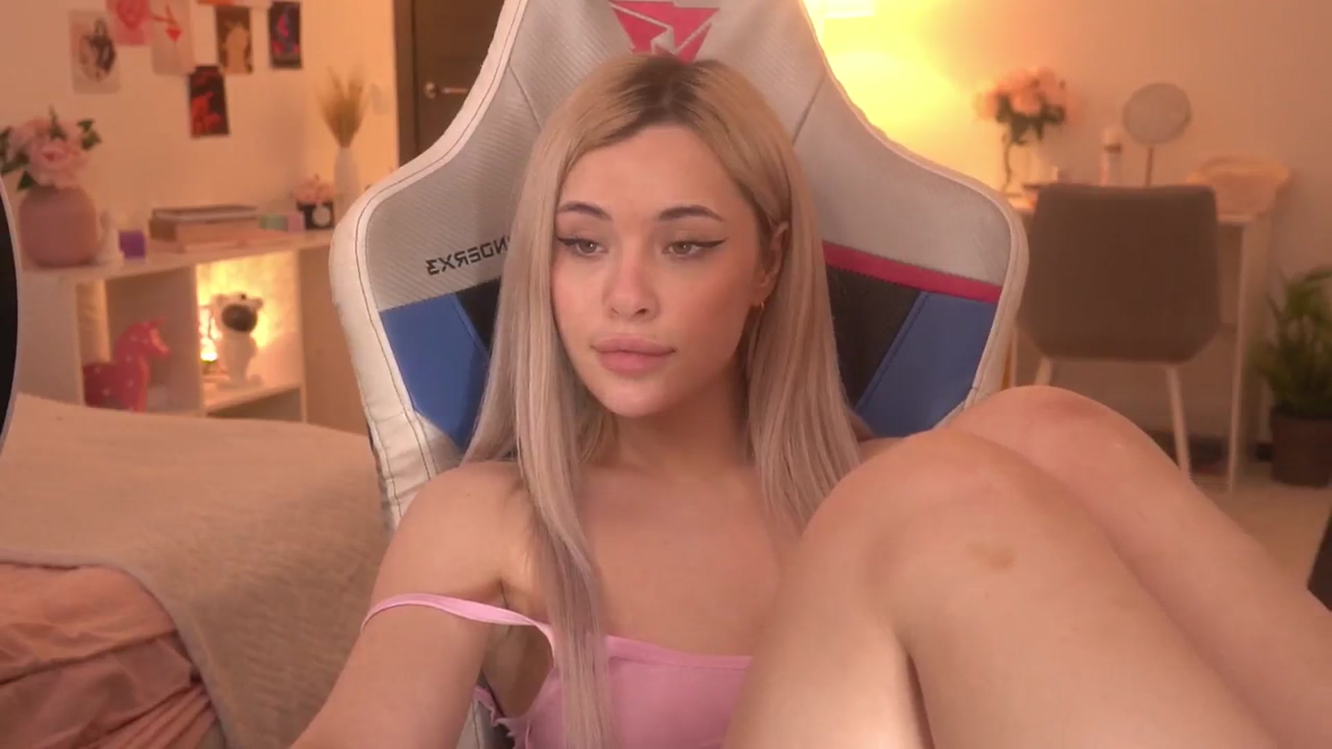 Gallery image thumbnail from Lina_Jay's myfreecams stream on, 04/16/2024, 09:28 image 14 of 20