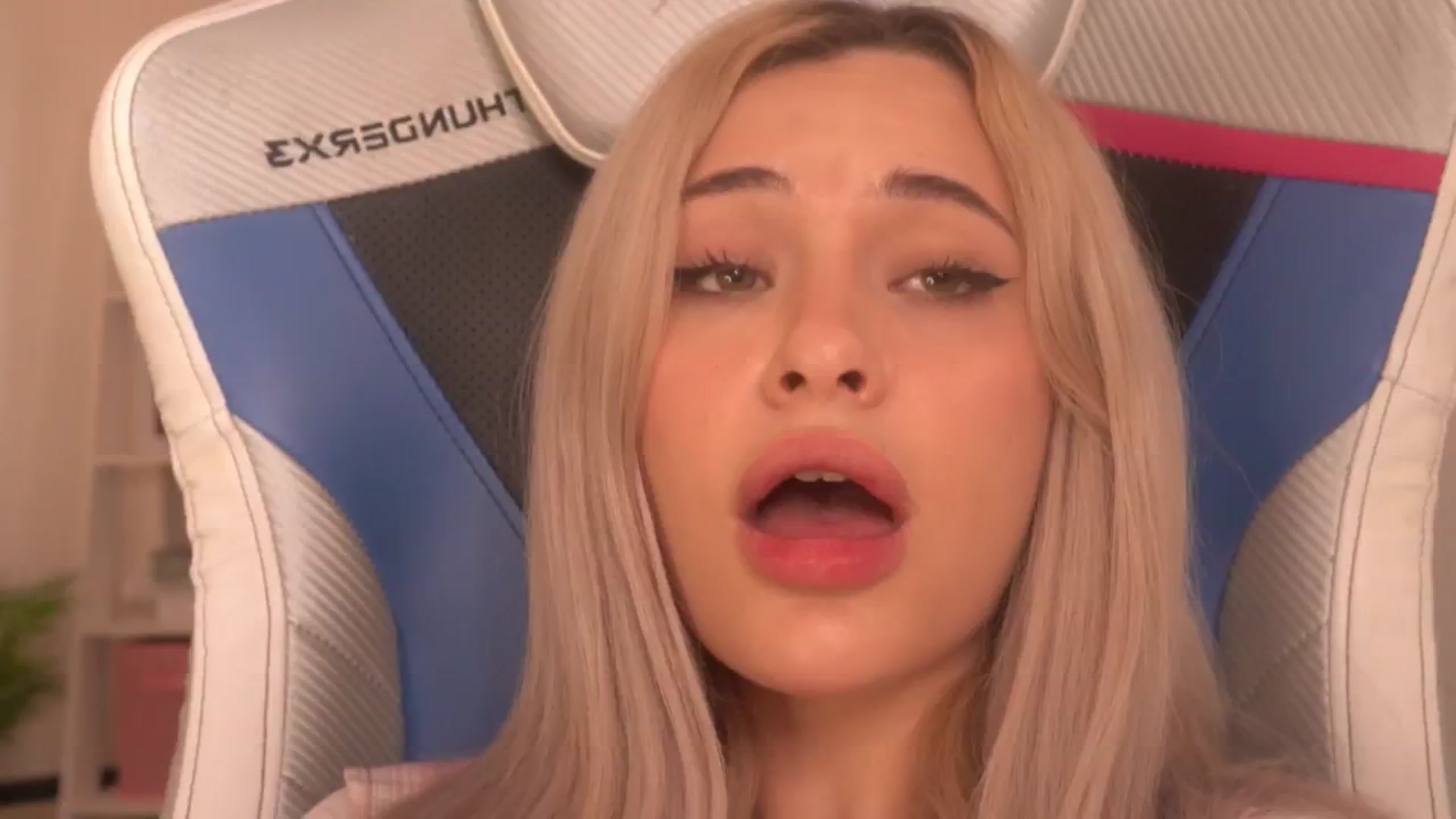 Gallery image thumbnail from Lina_Jay's myfreecams stream on, 04/29/2024, 07:44 image 18 of 20
