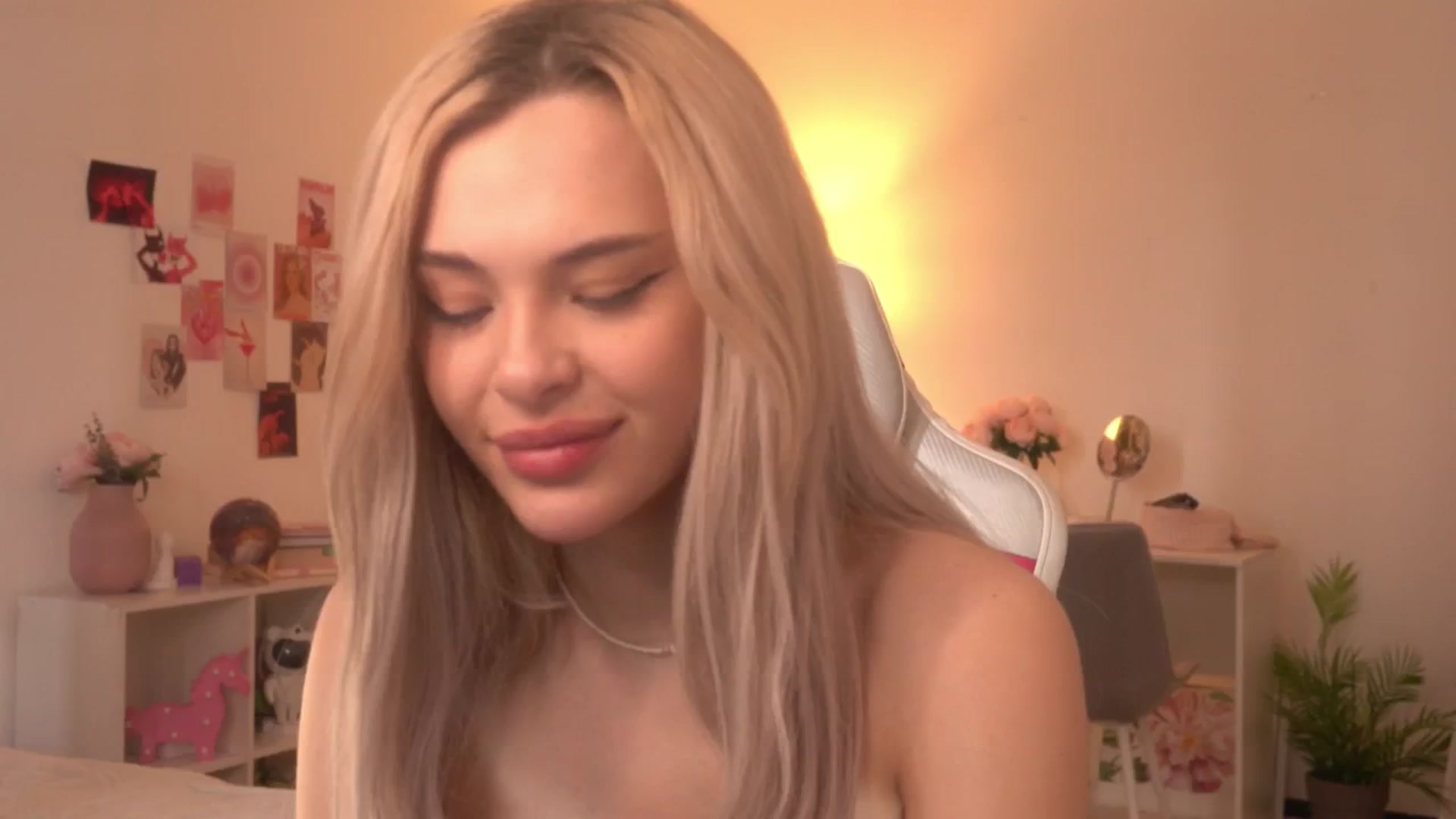 Gallery image thumbnail from Lina_Jay's myfreecams stream on, 05/04/2024, 10:06 image 8 of 20