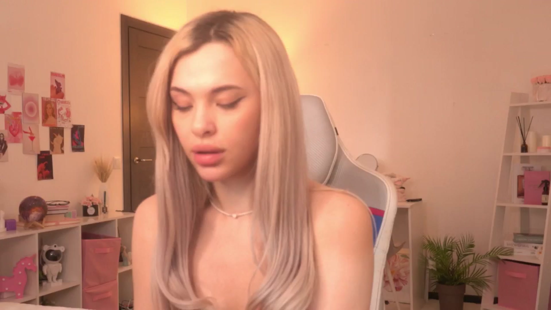 Gallery image thumbnail from Lina_Jay's myfreecams stream on, 05/05/2024, 10:47 image 16 of 20