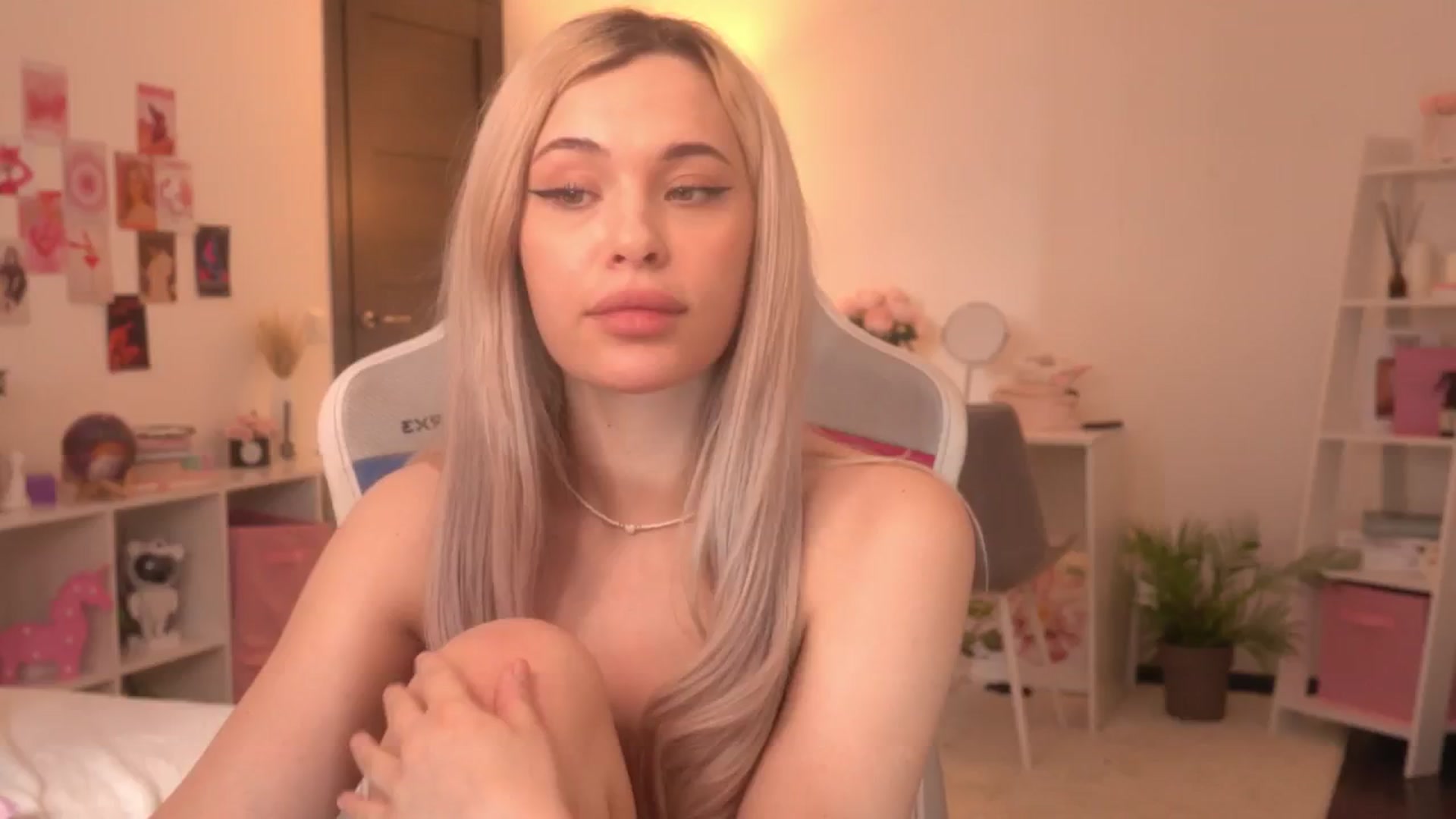 Gallery image thumbnail from Lina_Jay's myfreecams stream on, 05/05/2024, 10:47 image 17 of 20