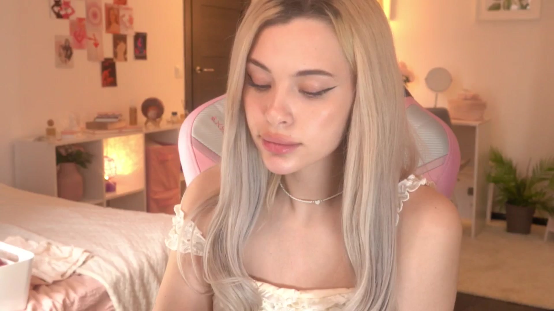 Gallery image thumbnail from Lina_Jay's myfreecams stream on, 05/11/2024, 10:16 image 15 of 20