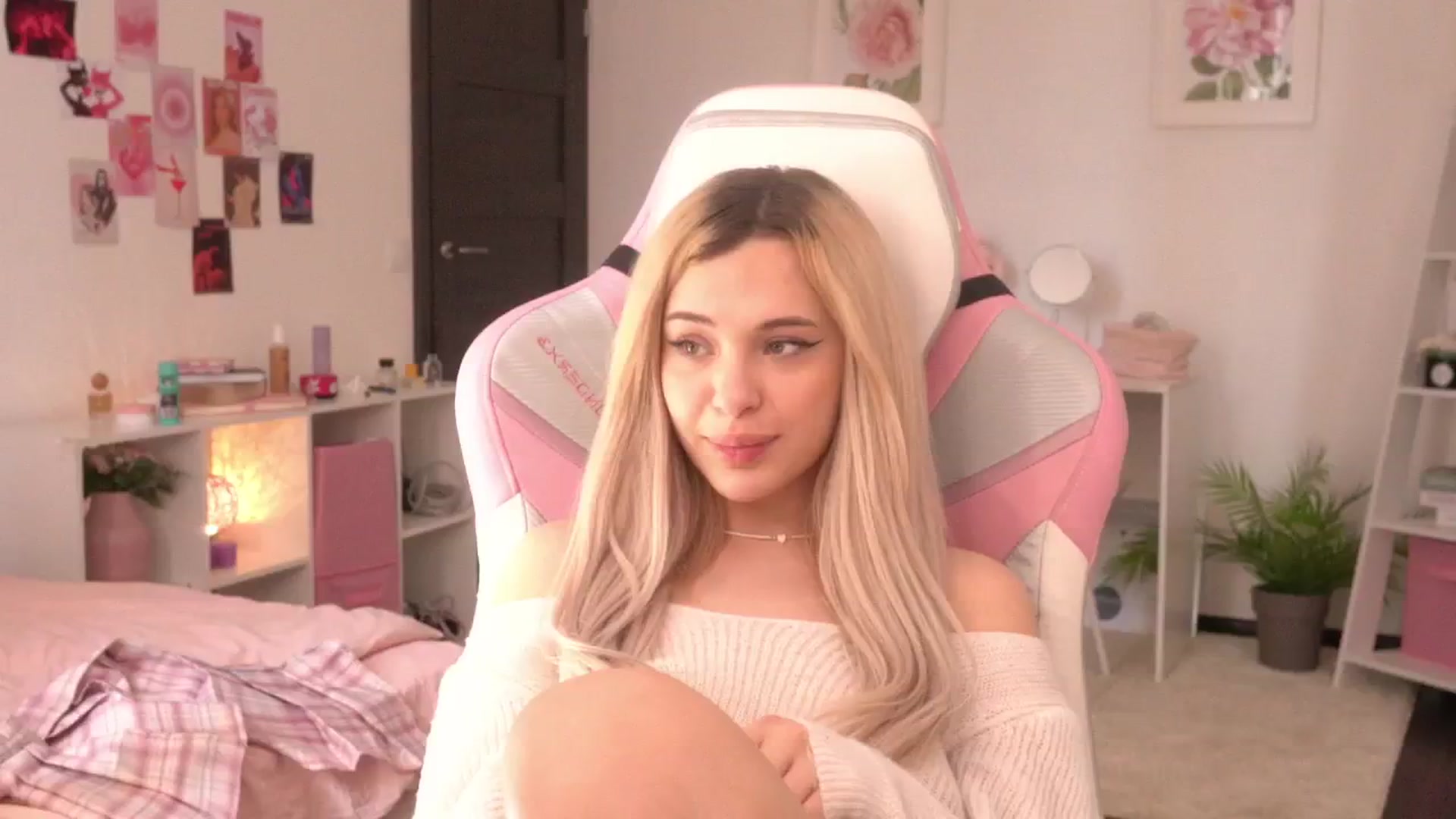 Gallery image thumbnail from Lina_Jay's myfreecams stream on, 05/18/2024, 10:29 image 14 of 20