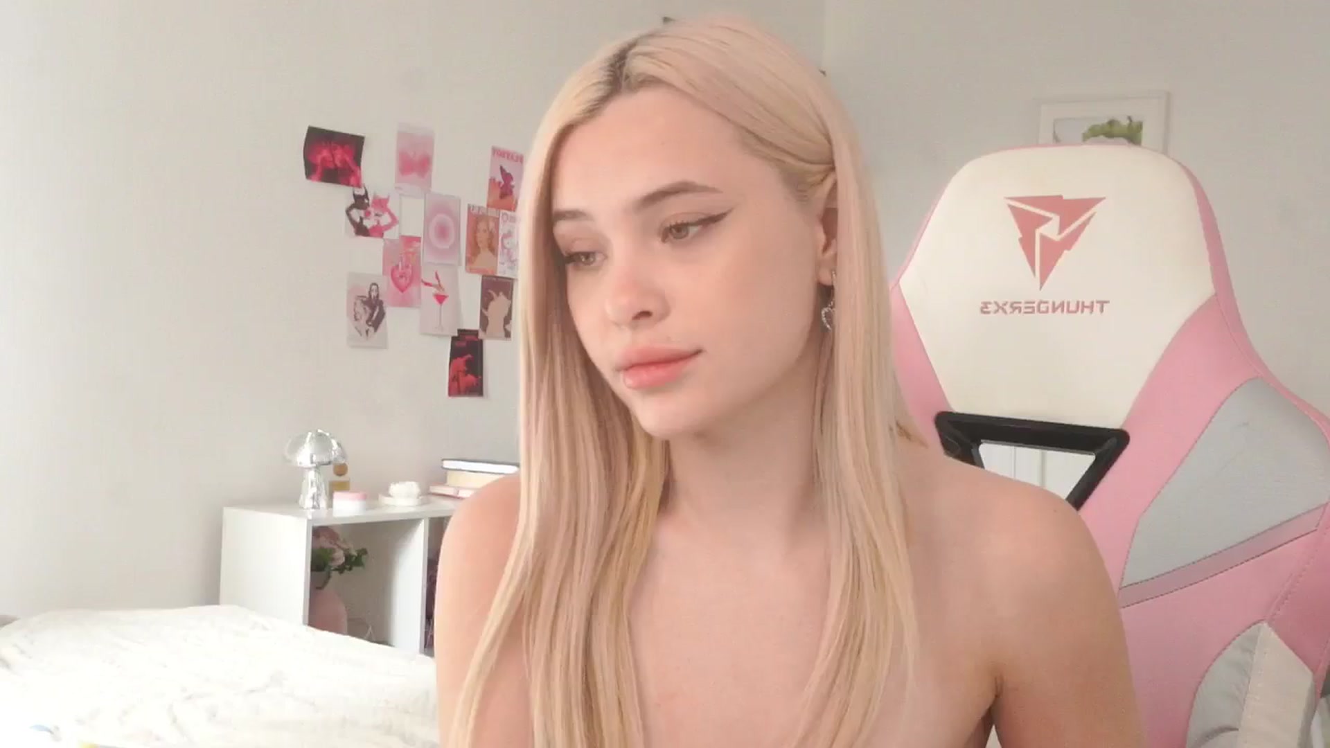 Gallery image thumbnail from Lina_Jay's myfreecams stream on, 06/24/2024, 10:37 image 10 of 20