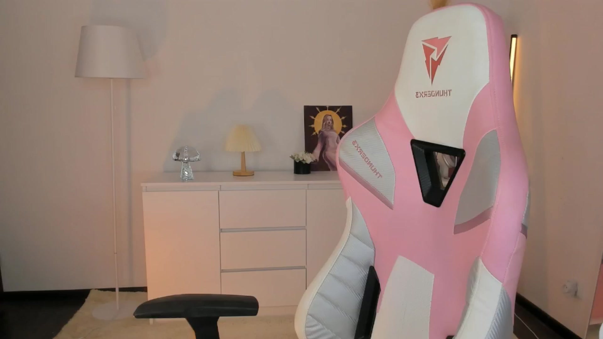 Gallery image thumbnail from Lina_Jay's myfreecams stream on, 08/18/2024, 10:35 image 2 of 20