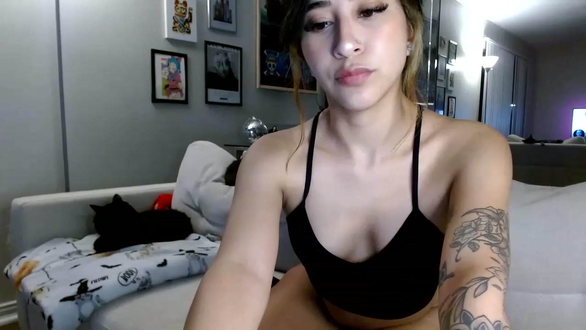 Gallery image thumbnail from Lina_nymph's myfreecams stream on, 05/06/2023, 09:39 image 2 of 20