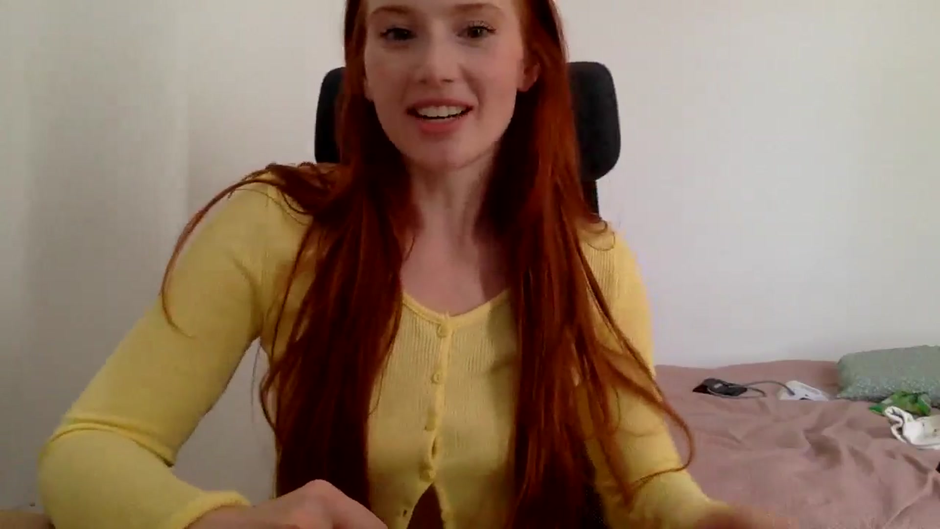 Gallery image thumbnail from Linaah6's myfreecams stream on, 09/20/2024, 11:35 image 8 of 20