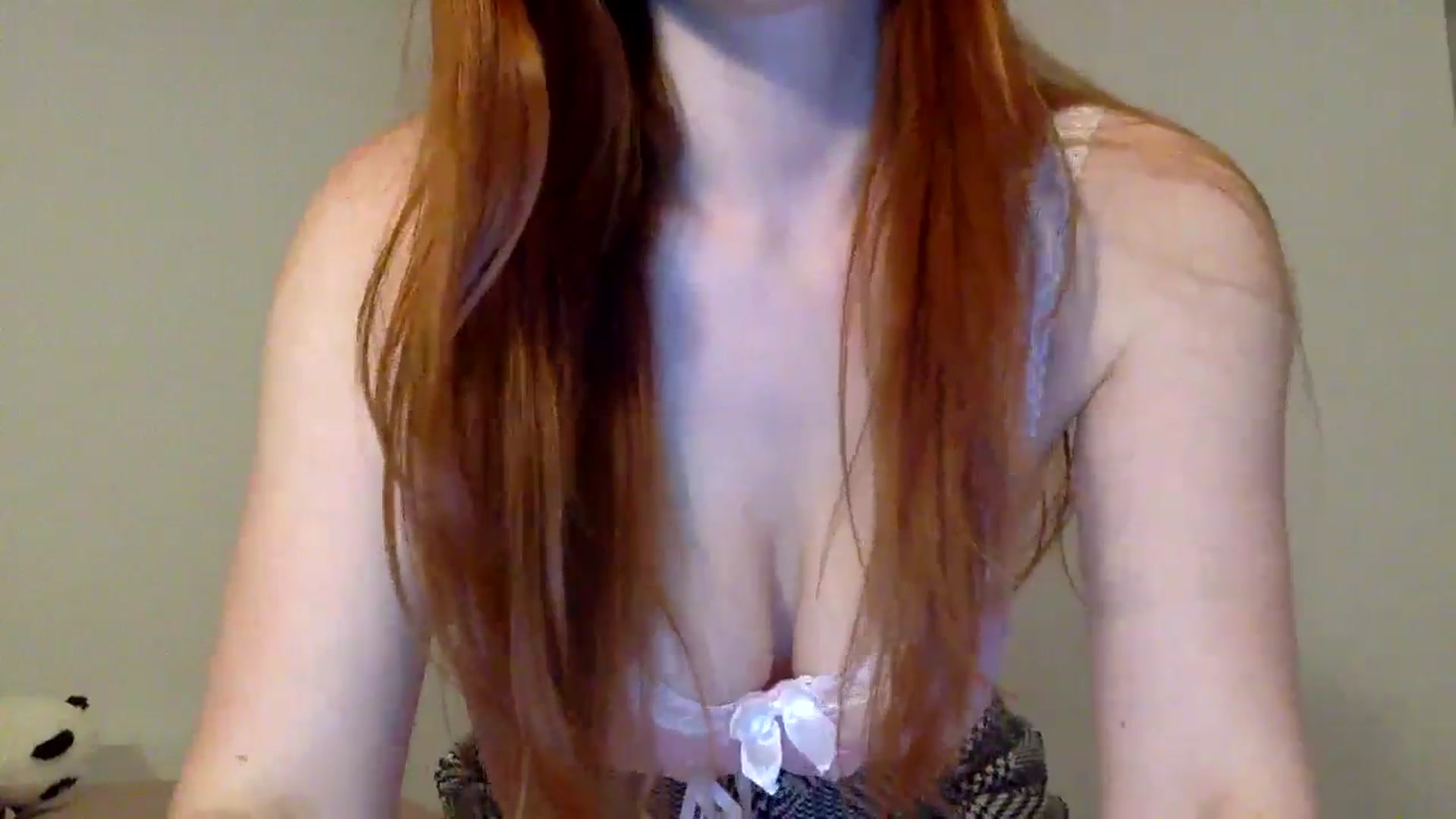 Gallery image thumbnail from Linaah6's myfreecams stream on, 10/26/2024, 15:45 image 17 of 20